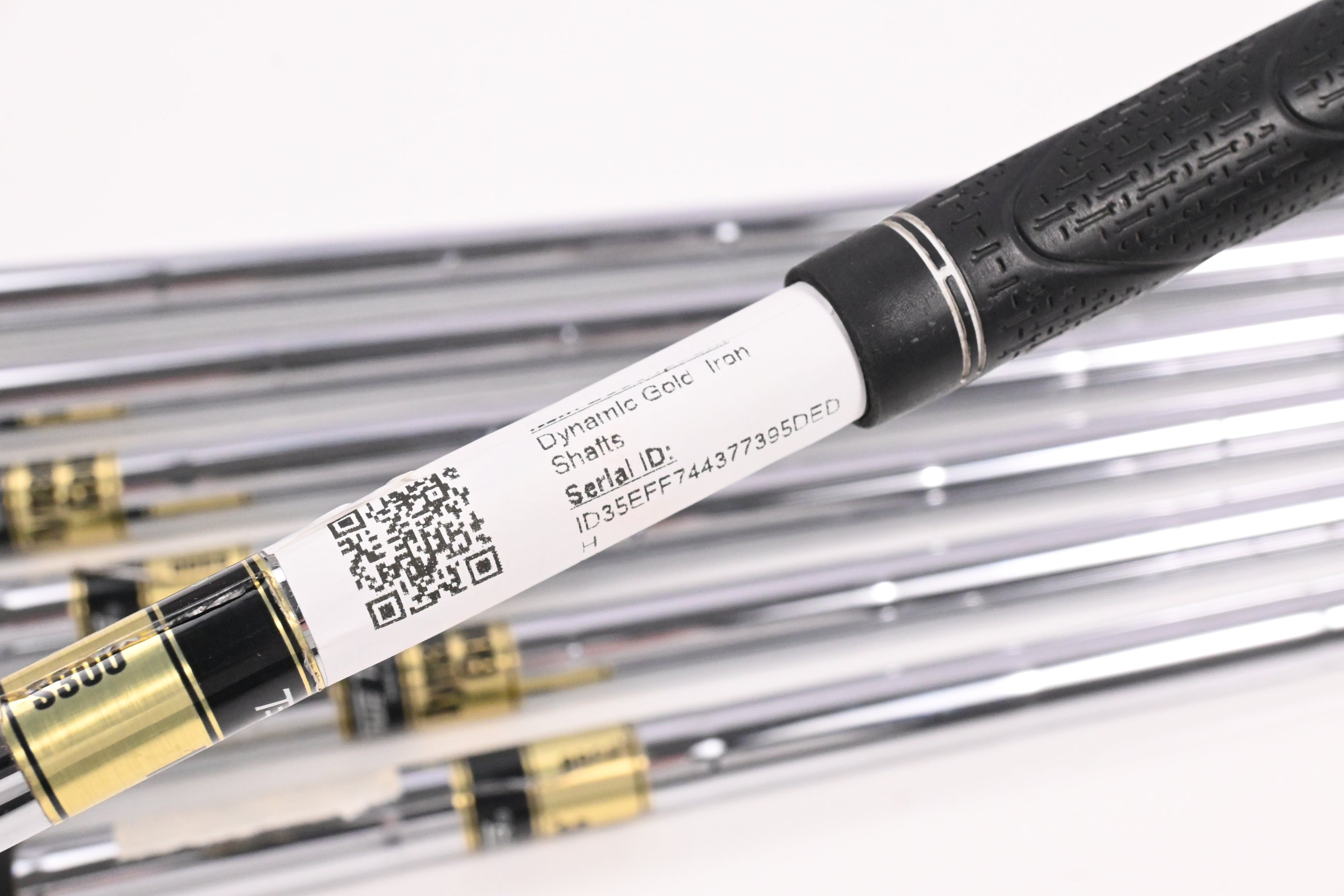 Dynamic Gold S300 Iron Shafts / Stiff Flex / Set of 7 / .355" Tip