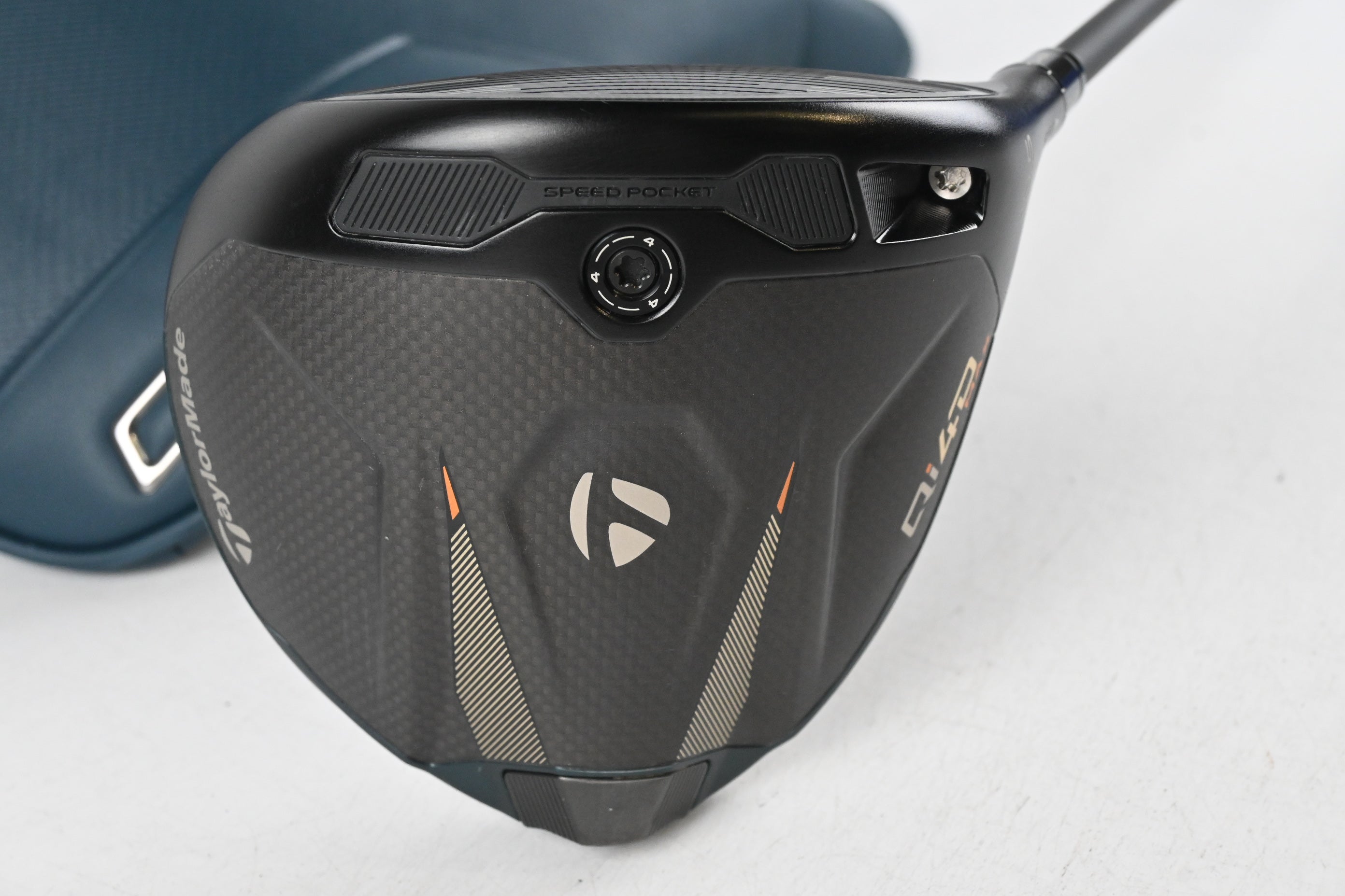 Taylormade Qi4D Max Driver / 10.5 Degree / Regular Flex Reax Blue 50 Shaft