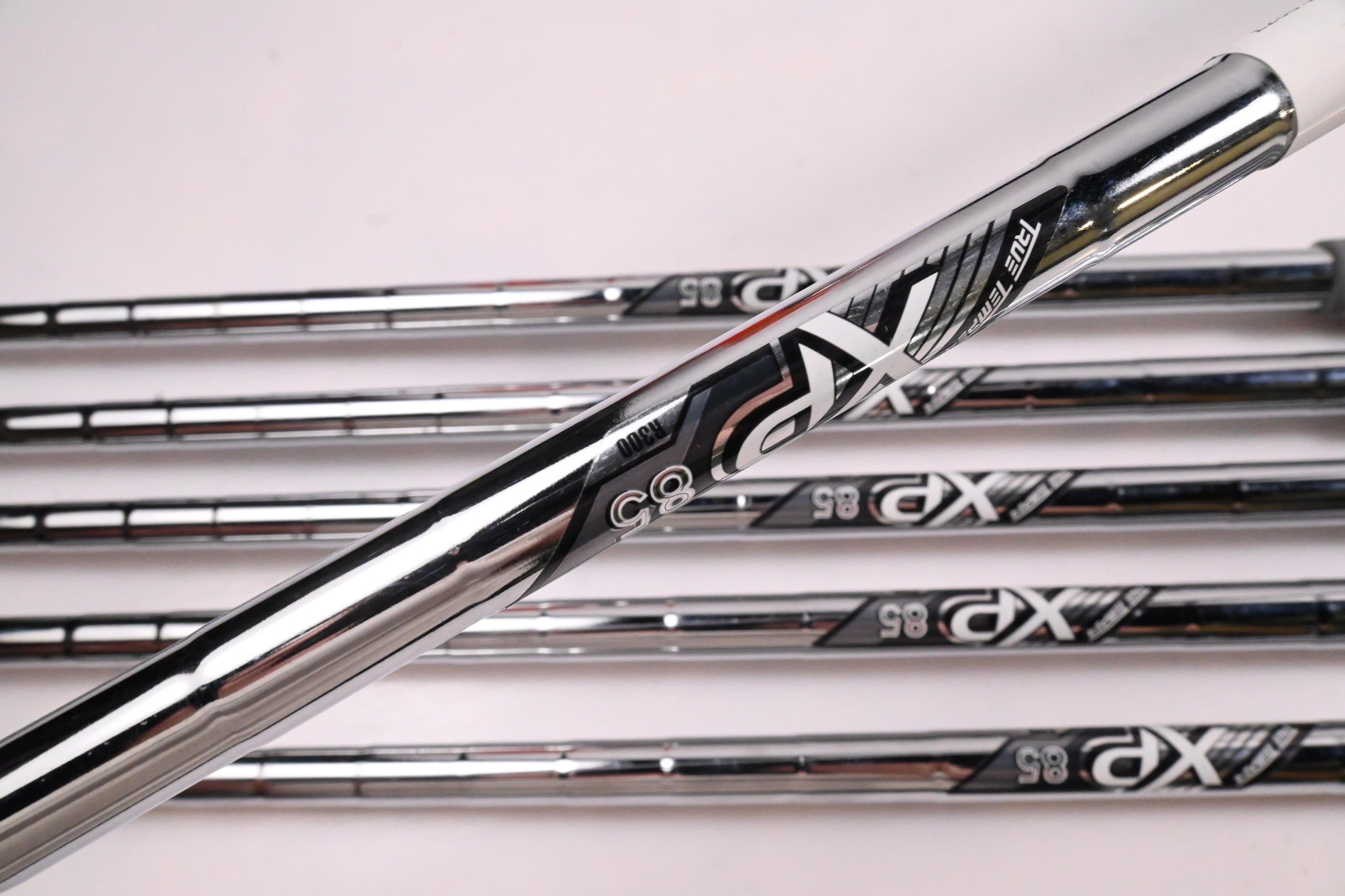Tour Edge E722 Irons / 5-PW / Regular Flex XP 85 R300 Shafts