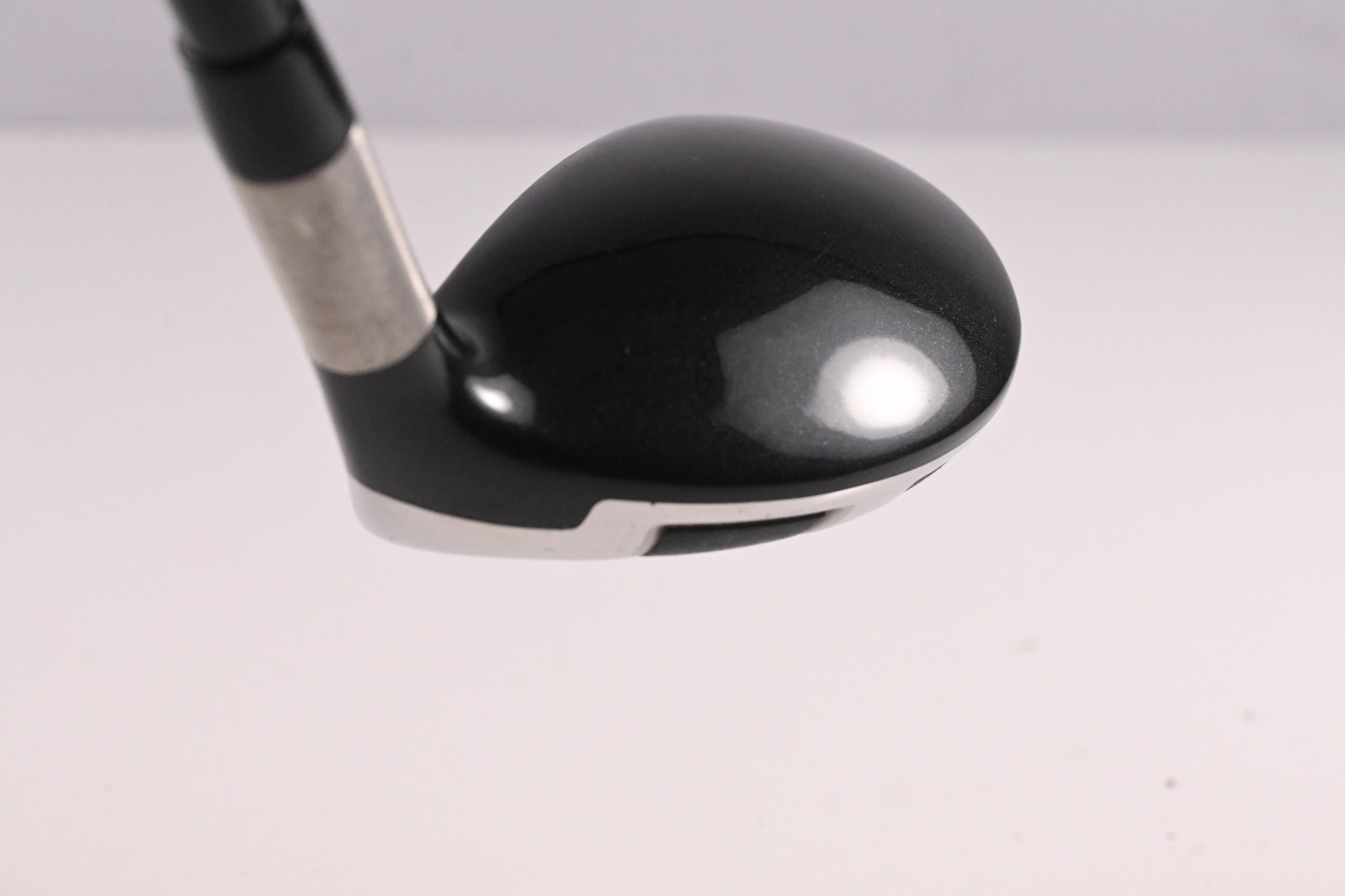 Titleist 909H #3 Hybrid / 21 Degree / Stiff Flex Aldila Voodoo Shaft