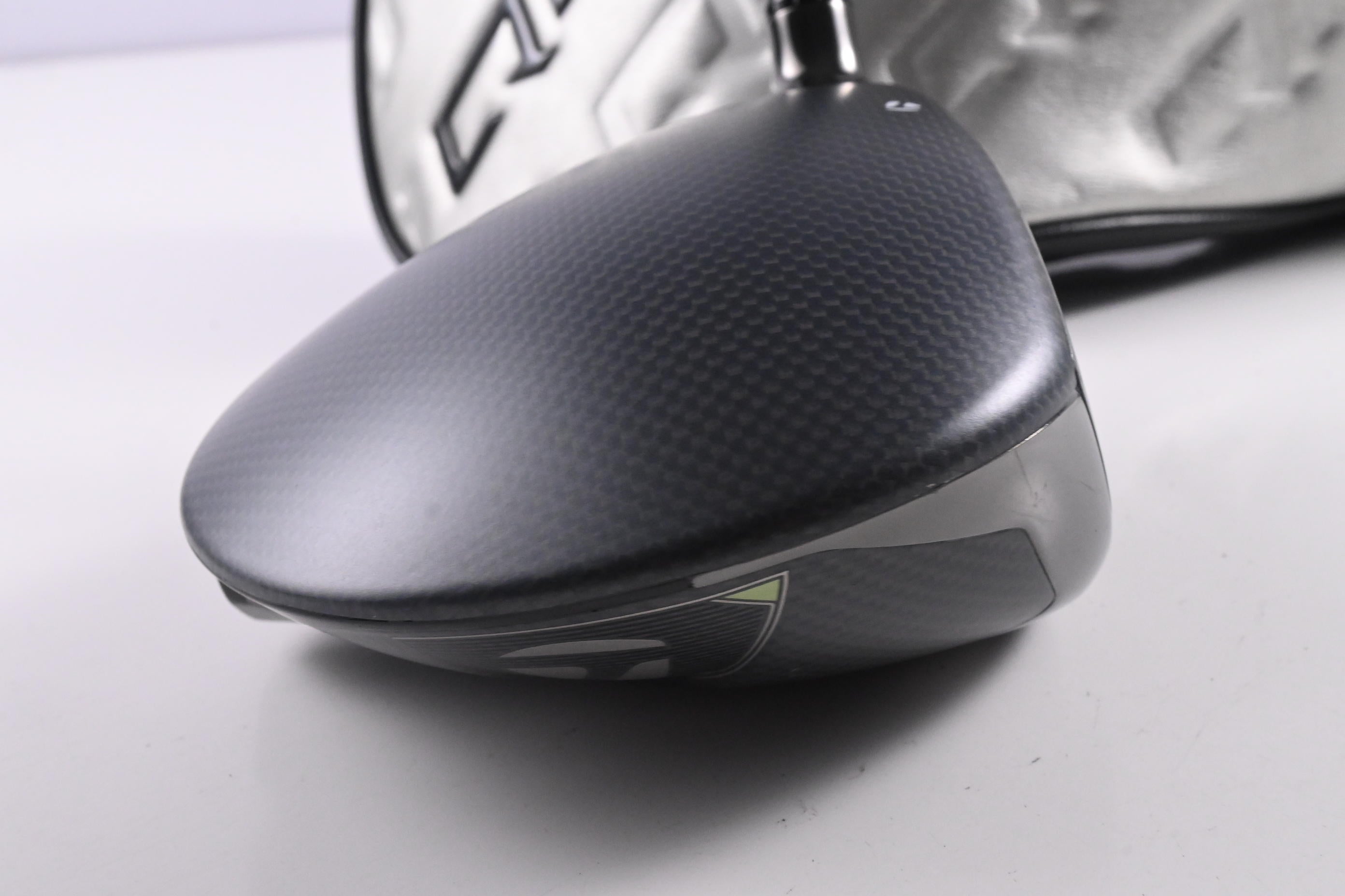 Taylormade Qi35 LS Driver / 9 Degree / X-Flex Kai'li White Dark Wave 60 Shaft