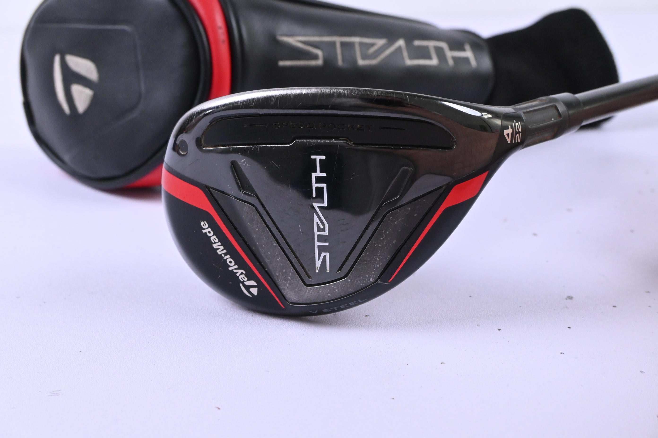 Taylormade Stealth #4 Hybrid / 22 Degree / Regular Flex Fujikura Ventus Red 6
