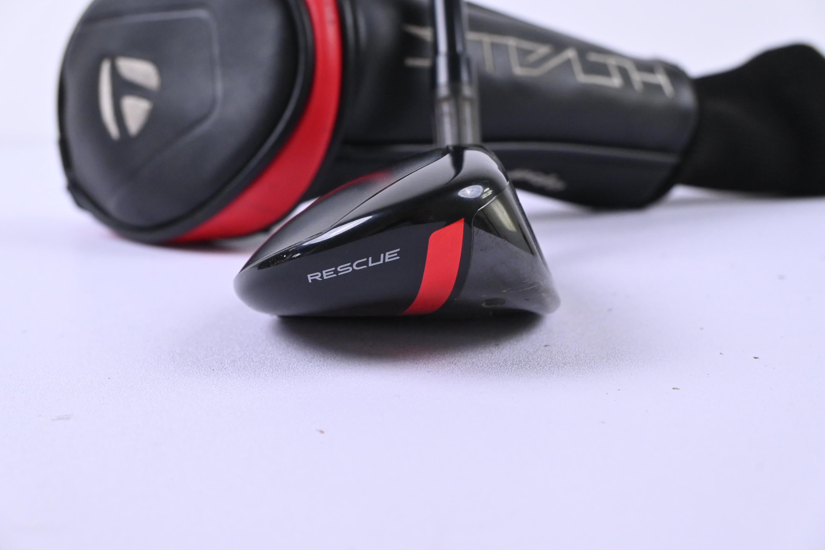 Taylormade Stealth #4 Hybrid / 22 Degree / Regular Flex Fujikura Ventus Red 6