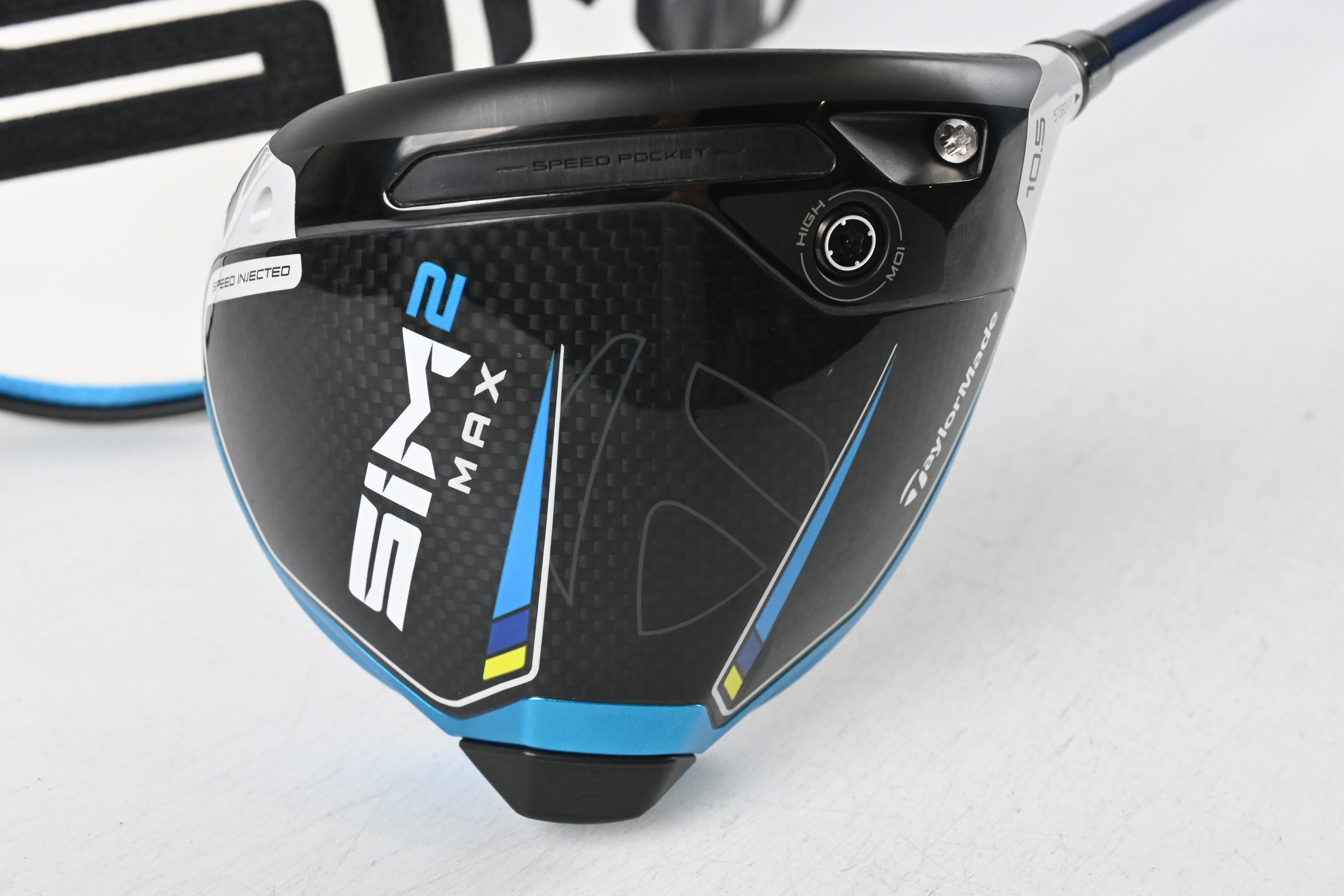 Taylormade SIM2 Max Driver / 10.5 Degree / Regular Flex Fujikura Ventus Blue 5