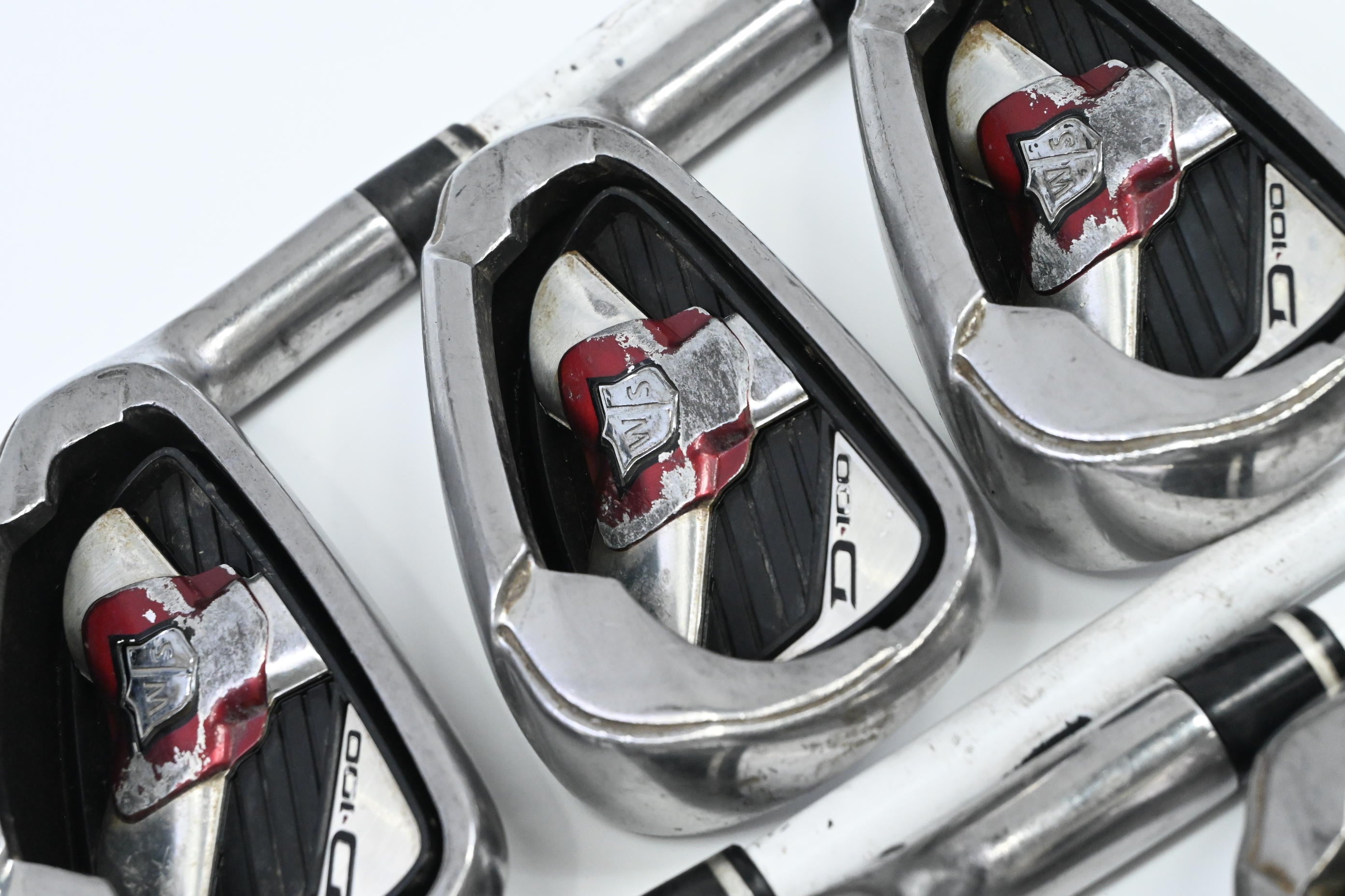 Wilson D100 Irons / 5-PW+SW / Regular Flex Matrix Studio 6.1 Shafts