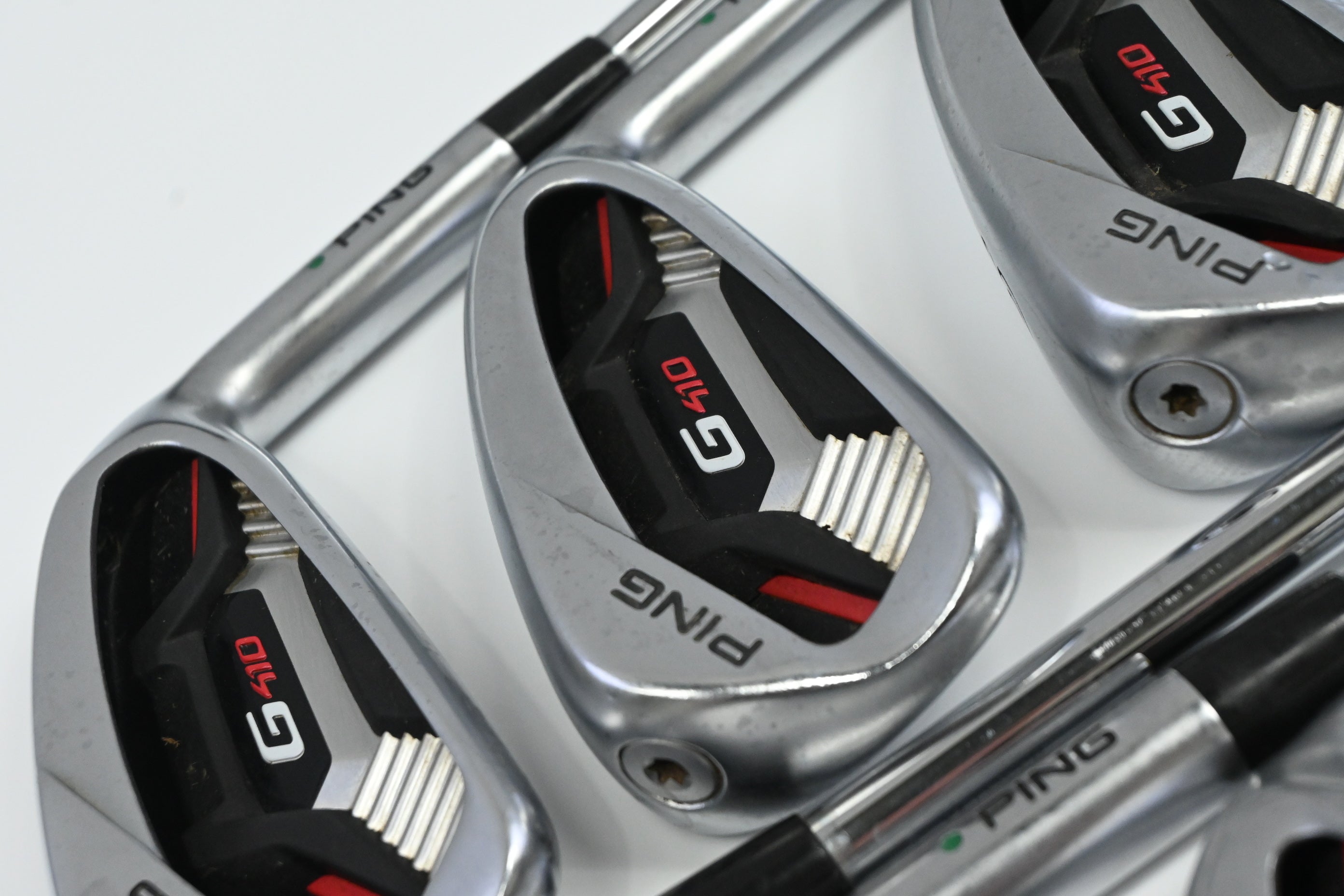Ping G410 Irons / 4-PW / Green Dot / Regular Flex Project X Loading Zone 115