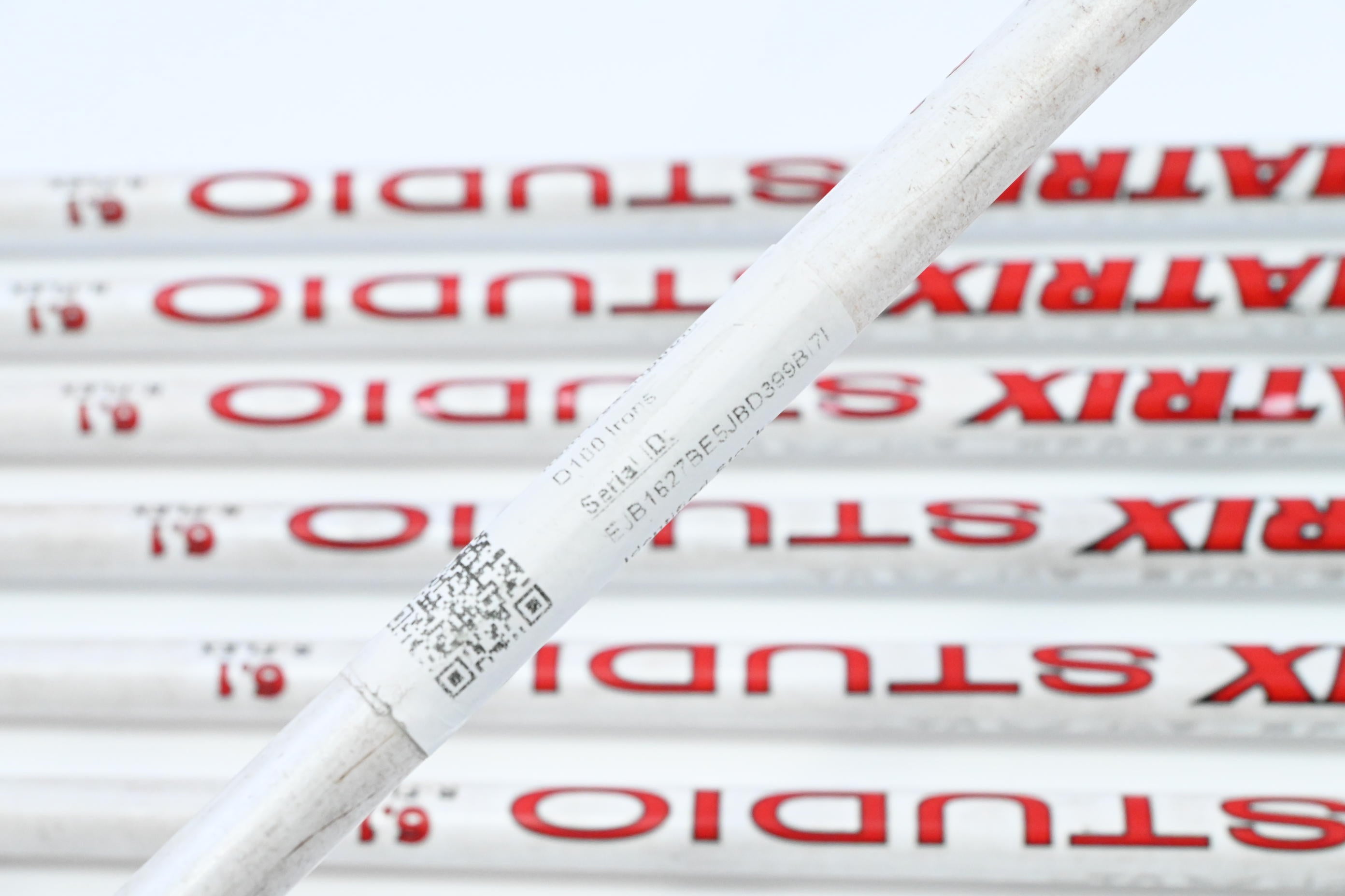Wilson D100 Irons / 5-PW+SW / Regular Flex Matrix Studio 6.1 Shafts