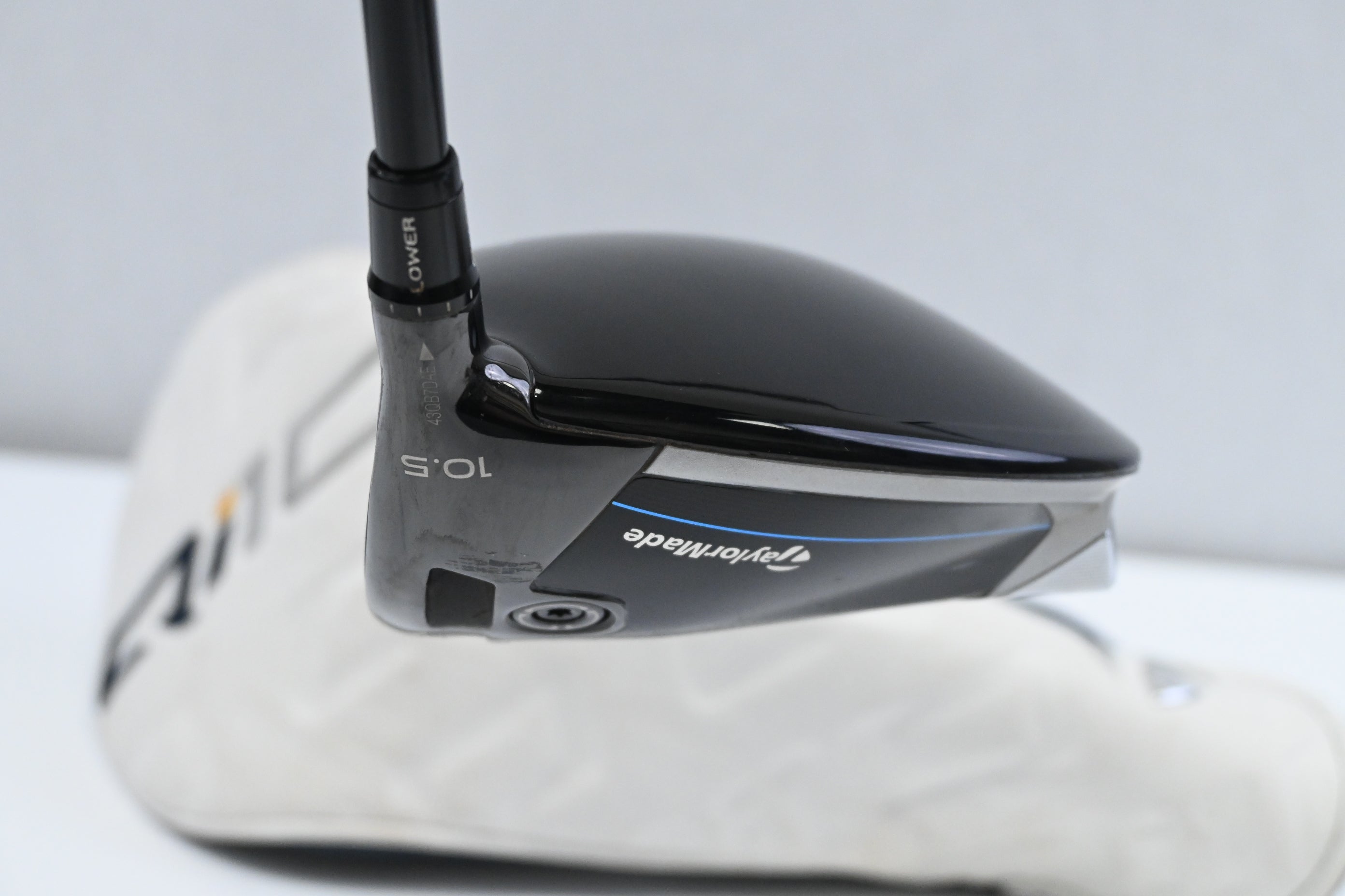 Taylormade Qi10 Driver / 10.5 Degree / Stiff Flex Tensei AV Raw Orange 75 Shaft
