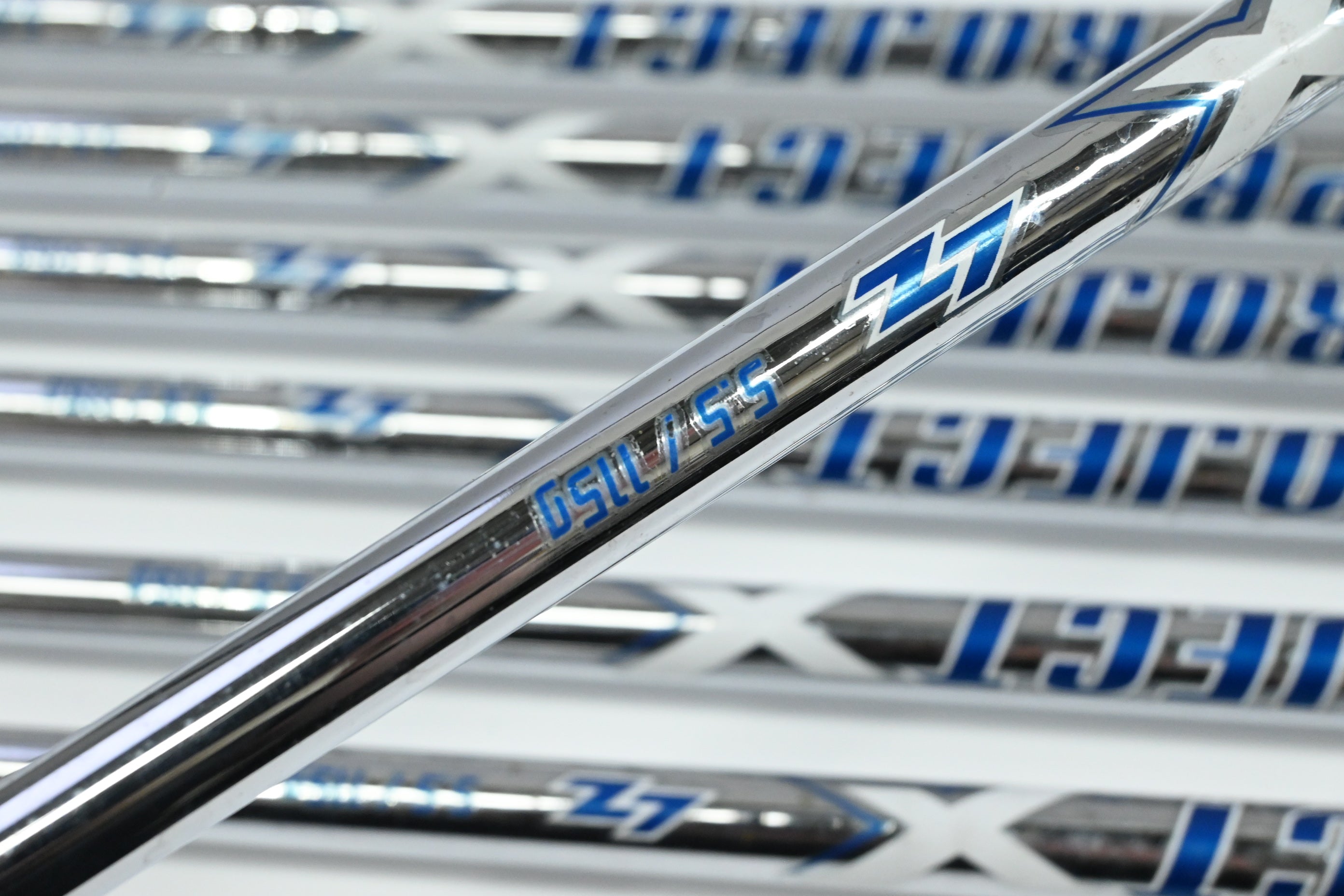 Ping G410 Irons / 4-PW / Green Dot / Regular Flex Project X Loading Zone 115
