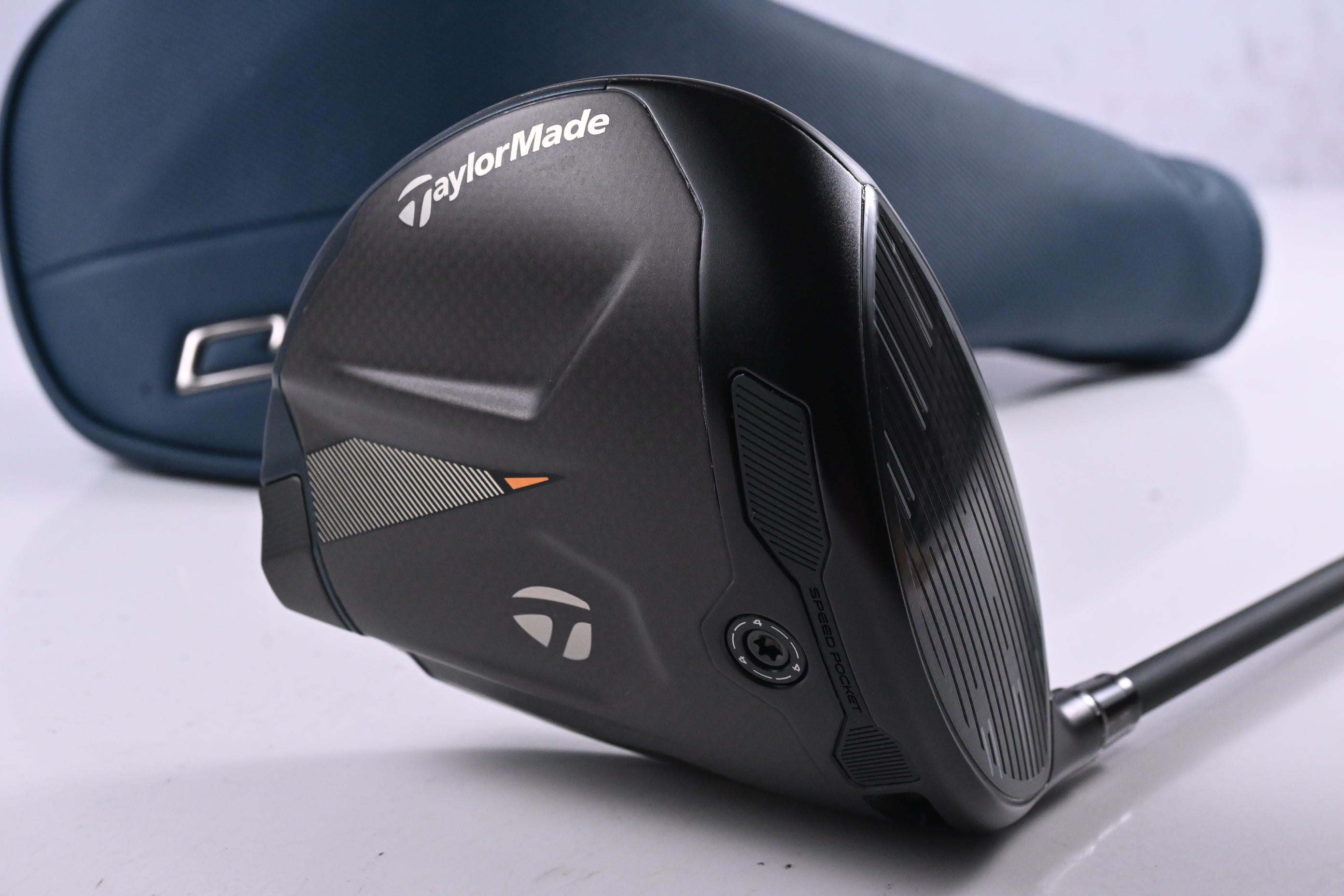 Taylormade Qi4D Max Driver / 10.5 Degree / Regular Flex REAX Blue 50 Shaft