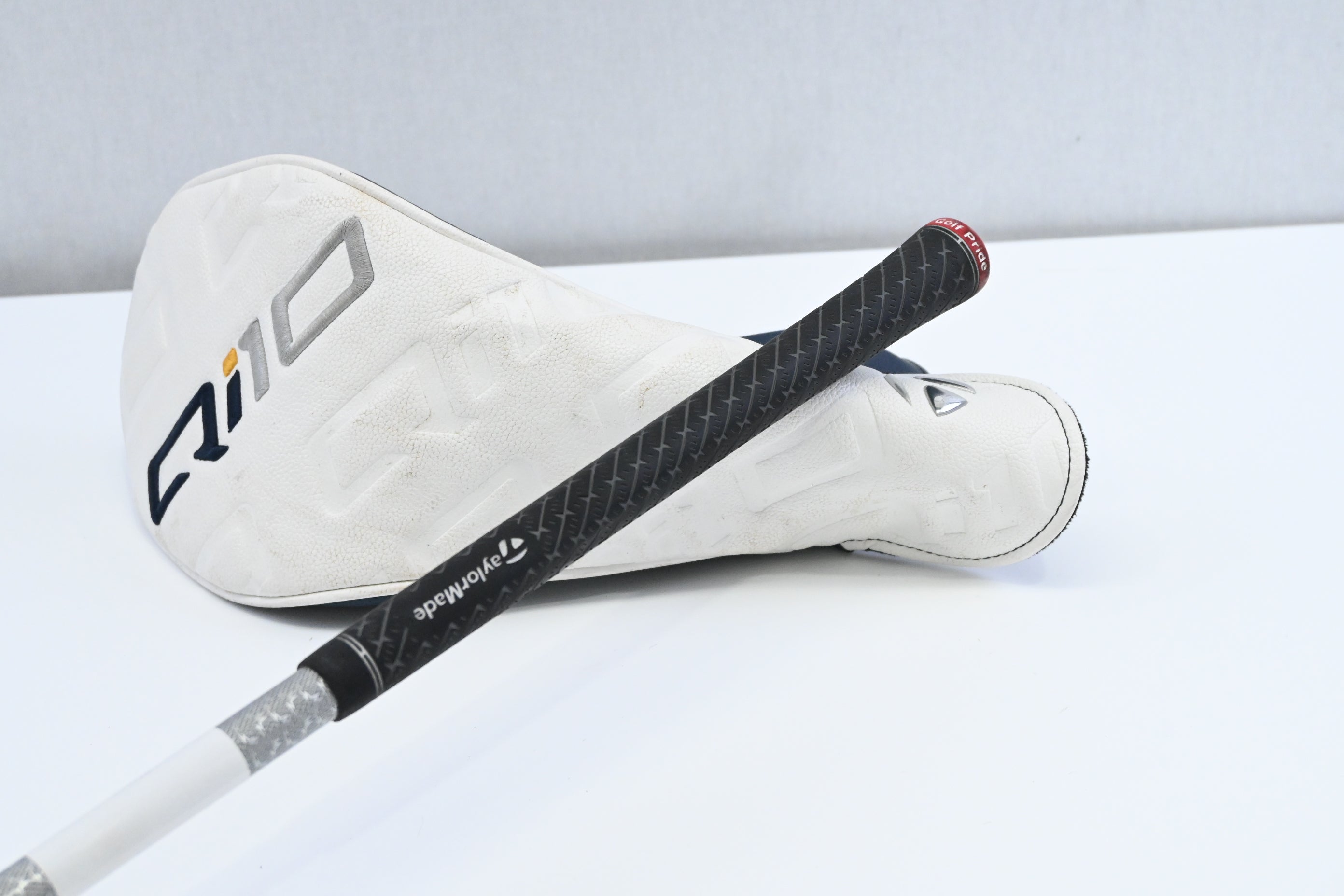 Taylormade Qi10 Driver / 10.5 Degree / Stiff Flex Tensei AV Raw Orange 75 Shaft