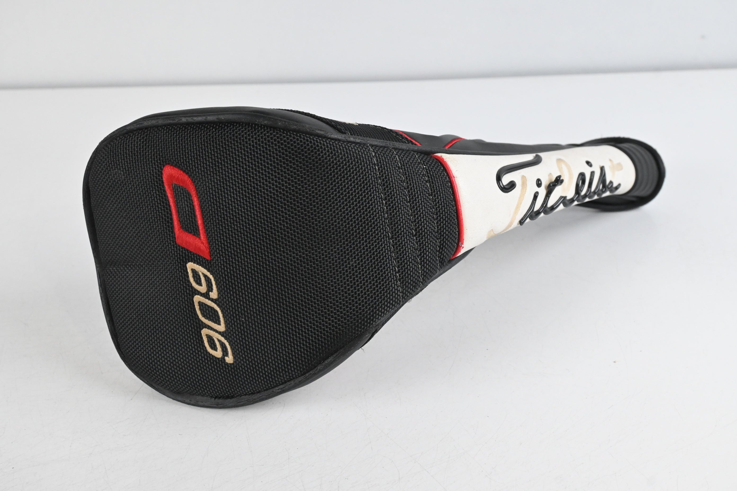 Titleist 909 D Comp Driver / 9.5 Degree / Stiff Flex Matrix Ozik Xcon-6 Shaft