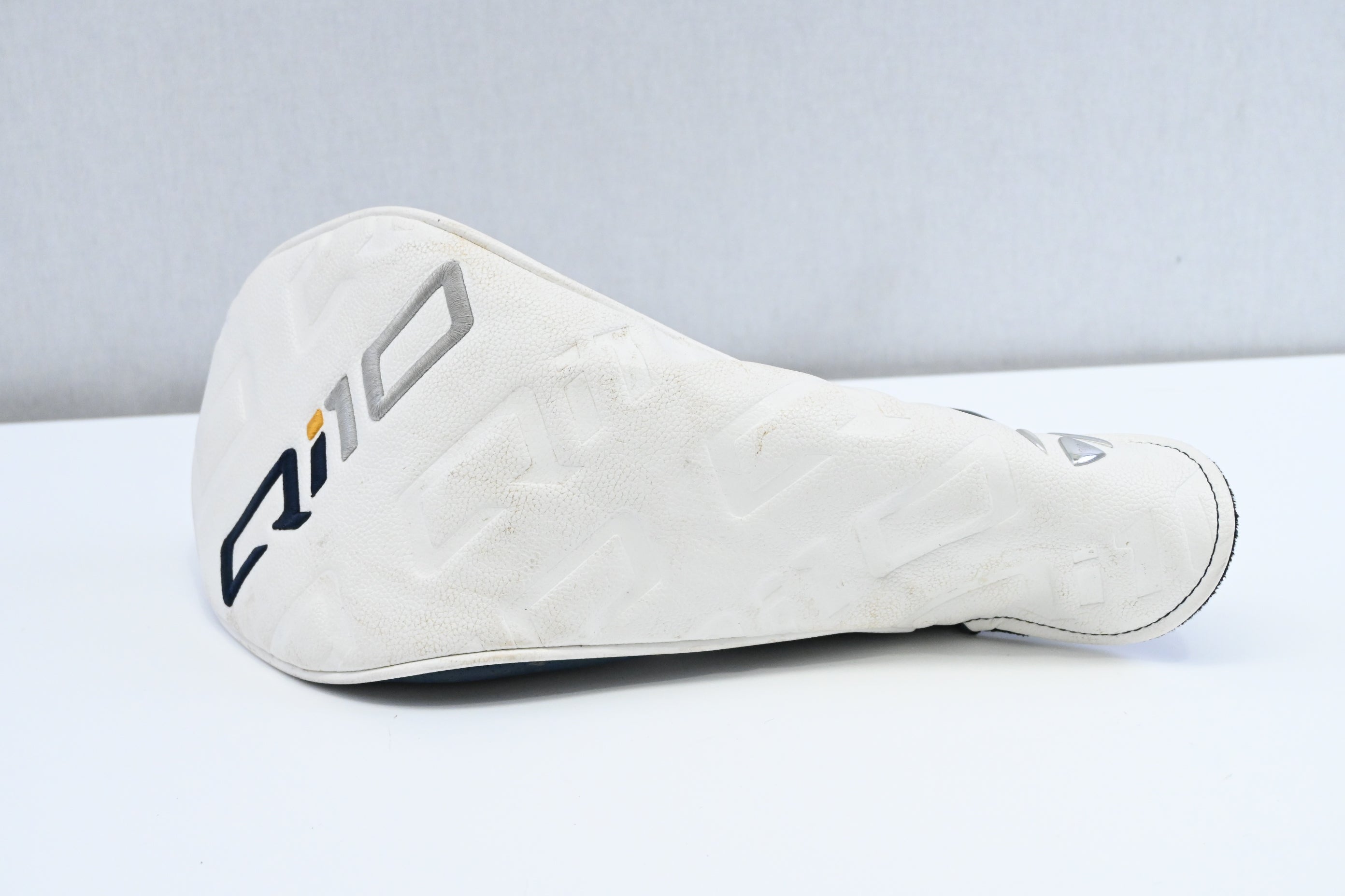 Taylormade Qi10 Driver / 10.5 Degree / Stiff Flex Tensei AV Raw Orange 75 Shaft