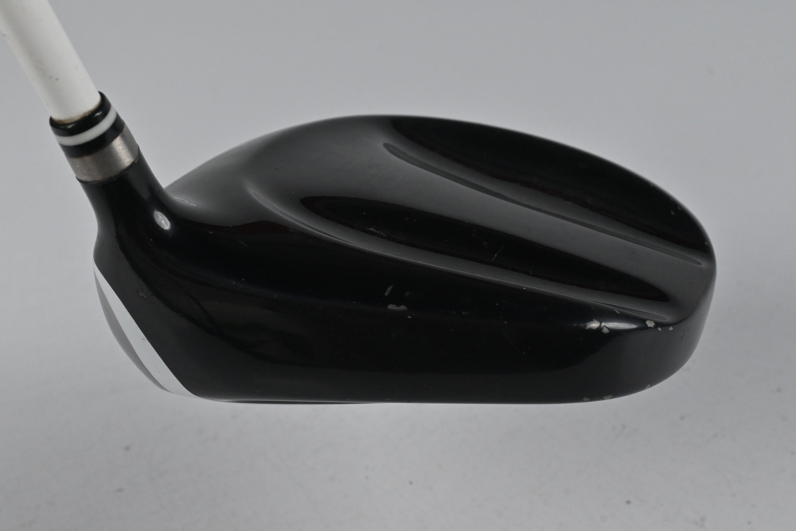 Wilson Spine Driver / 10.5 Degree / Stiff Flex UST Mamiya ProForce V2 62 Shaft