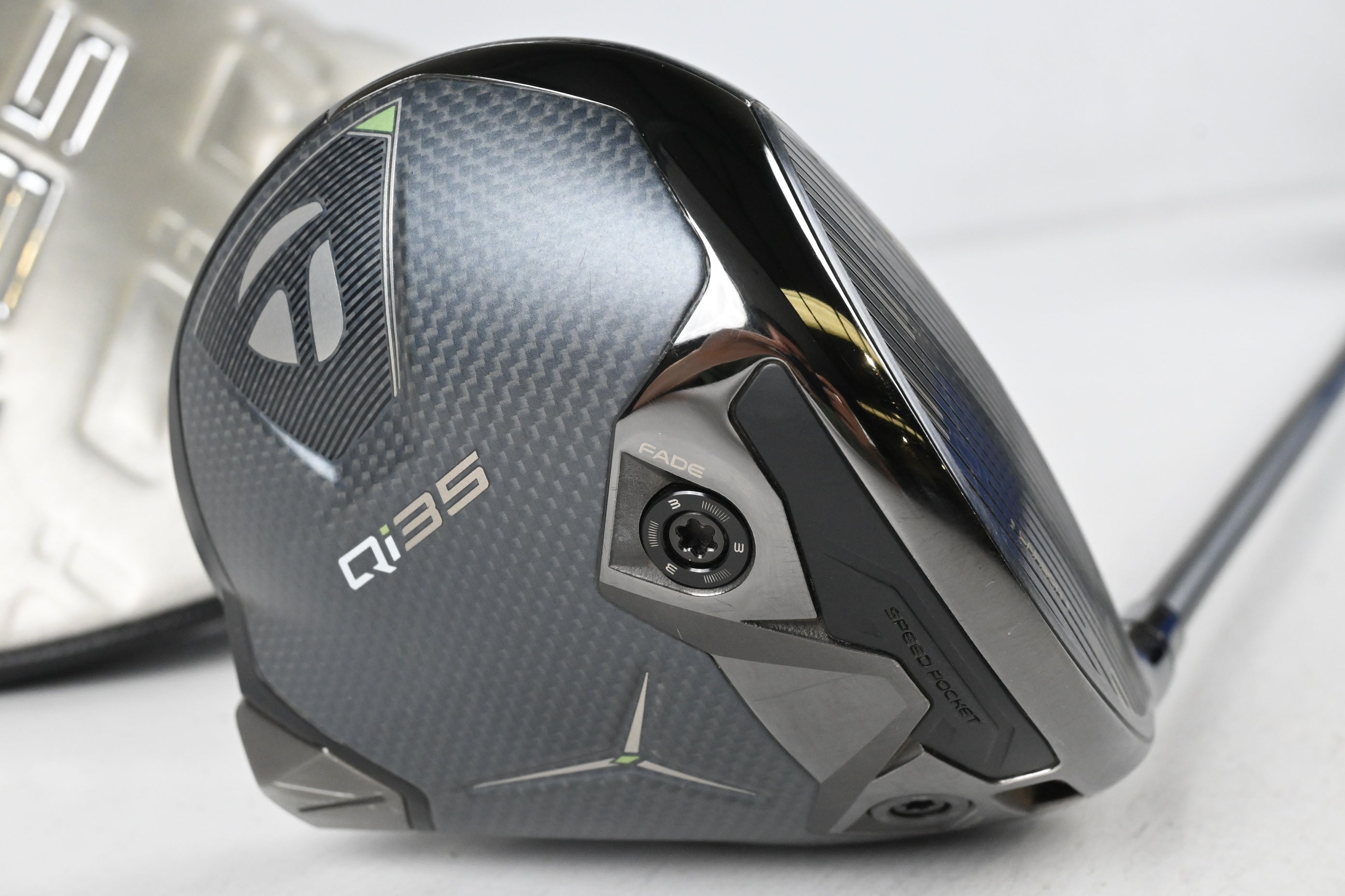 Taylormade Qi35 LS Driver / 10.5 Degree / Stiff Flex Kai'li Dark Waves White 60