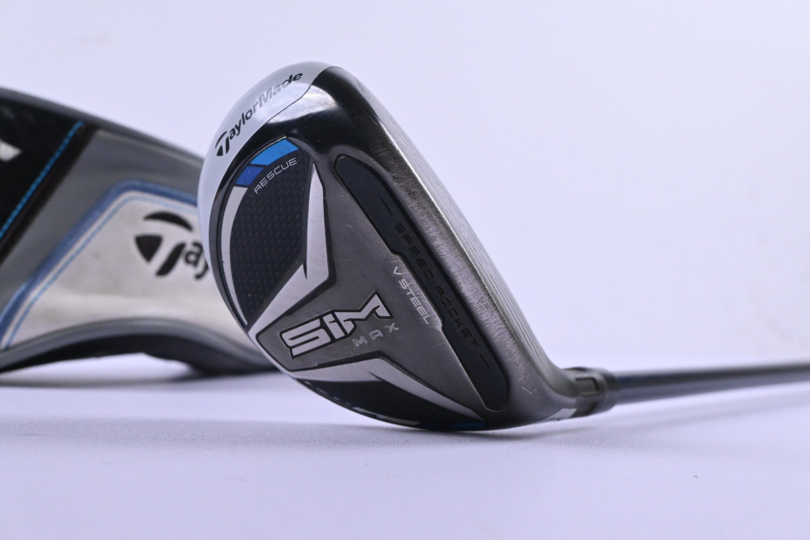 Taylormade SIM Max #3 Hybrid / 19 Degree / Stiff Flex Fujikura Ventus Blue 7