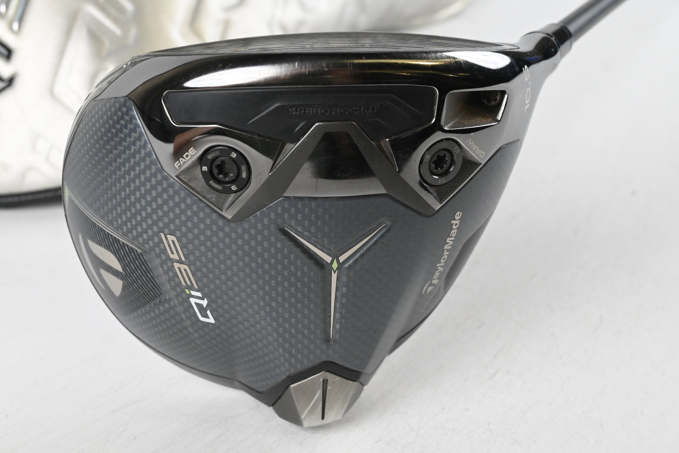 Taylormade Qi35 LS Driver / 10.5 Degree / Stiff Flex Kai'li Dark Waves White 60