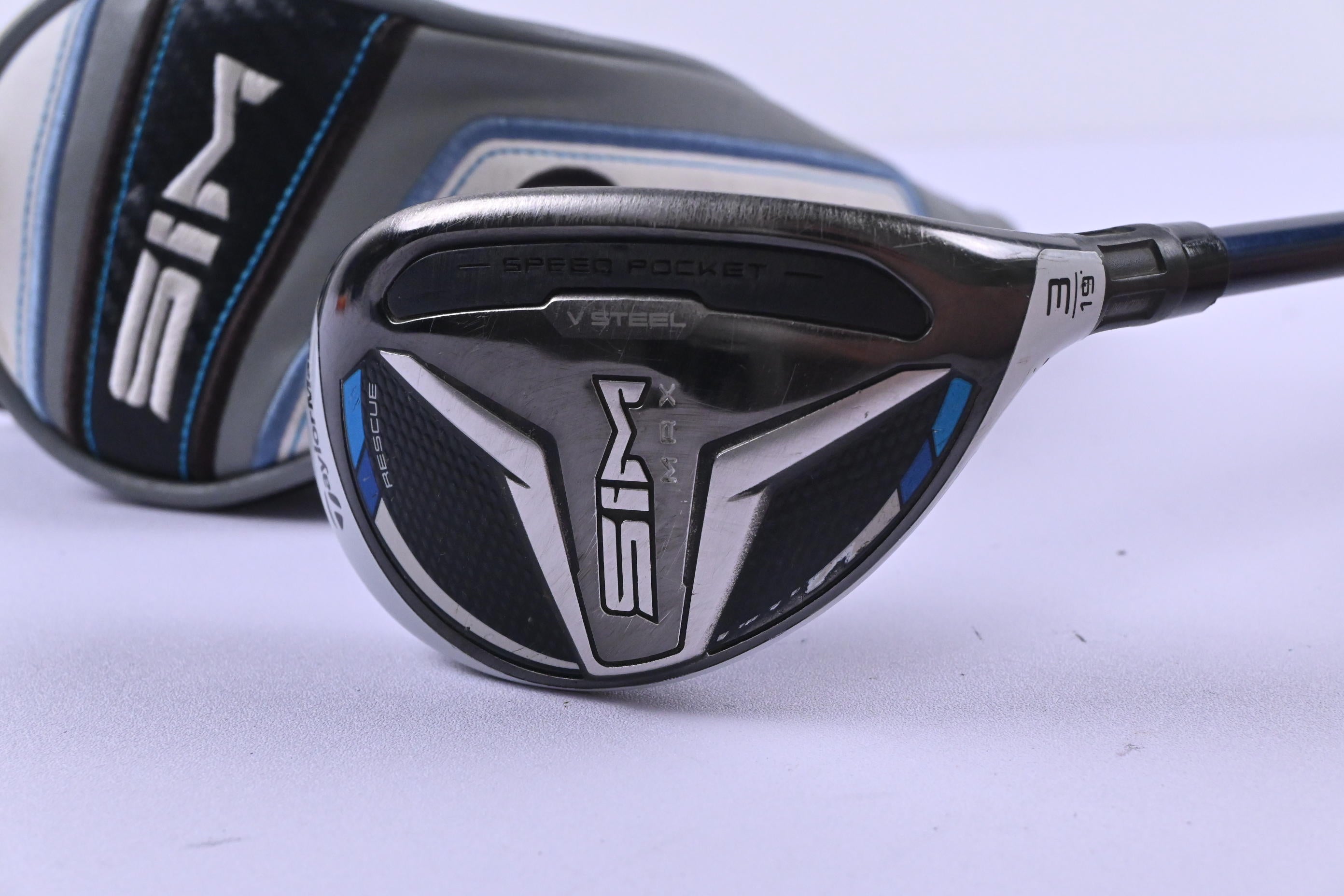 Taylormade SIM Max #3 Hybrid / 19 Degree / Stiff Flex Fujikura Ventus Blue 7