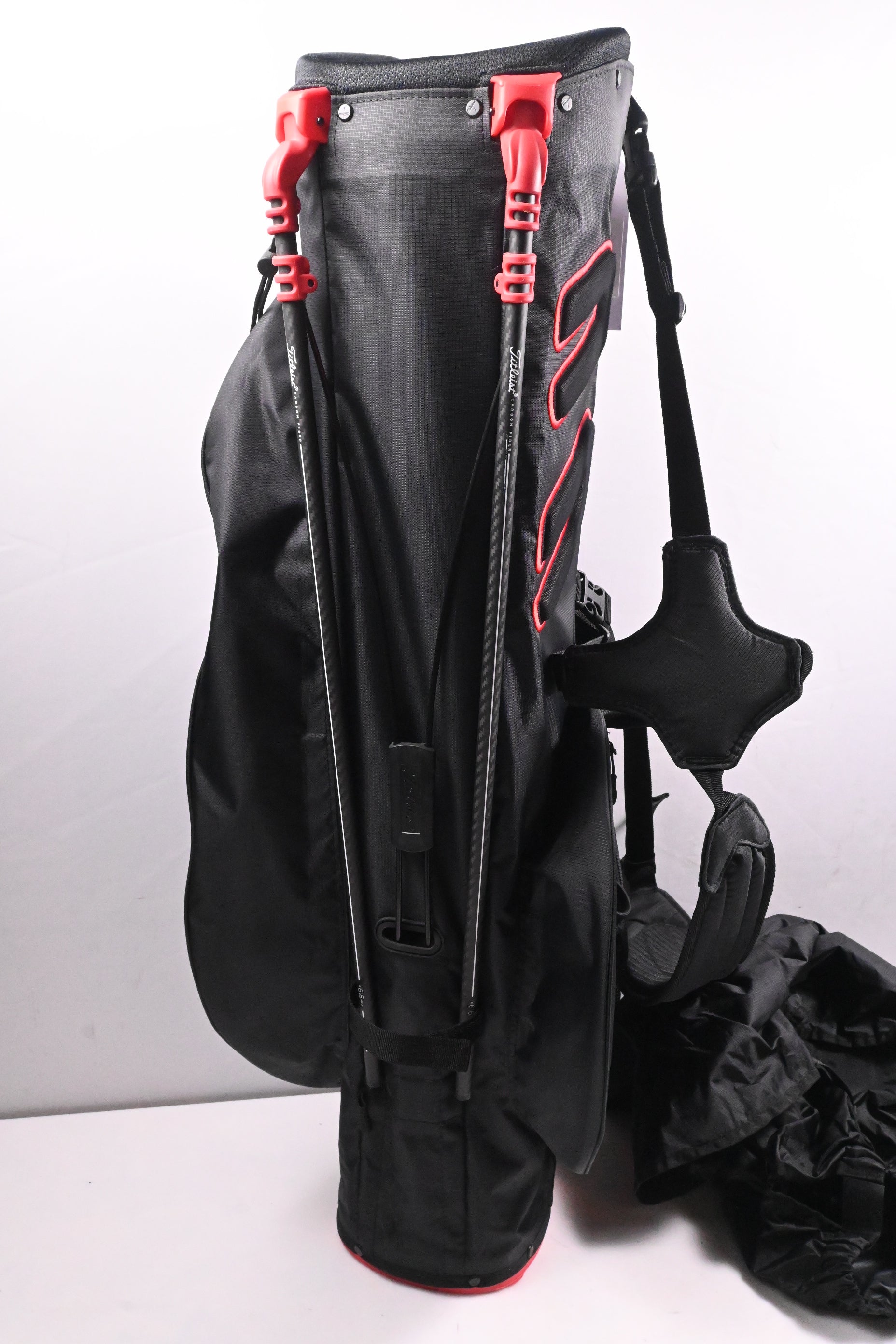 Titleist Players 4 Stand Bag / 4-Way Divider / Black, Red