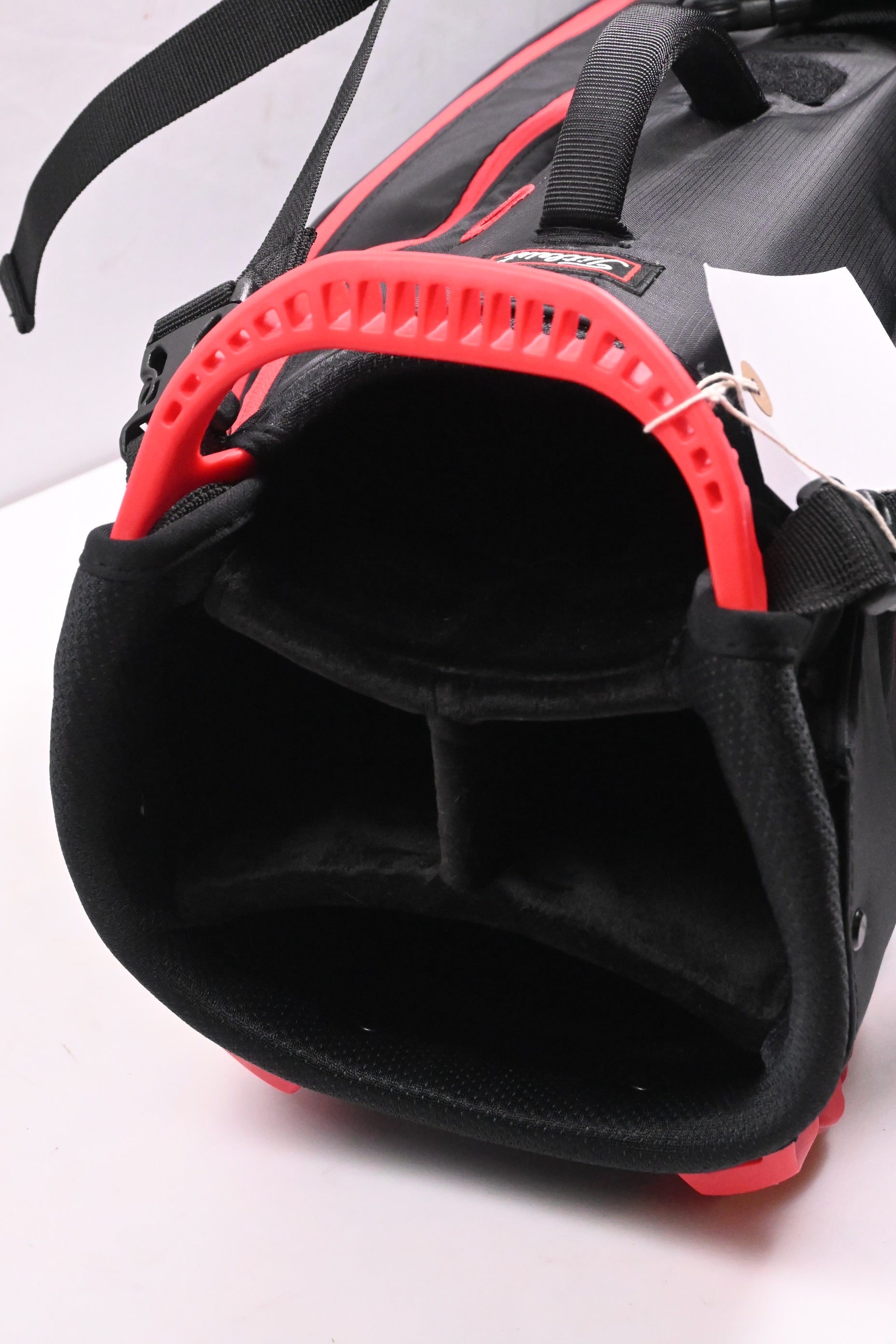 Titleist Players 4 Stand Bag / 4-Way Divider / Black, Red