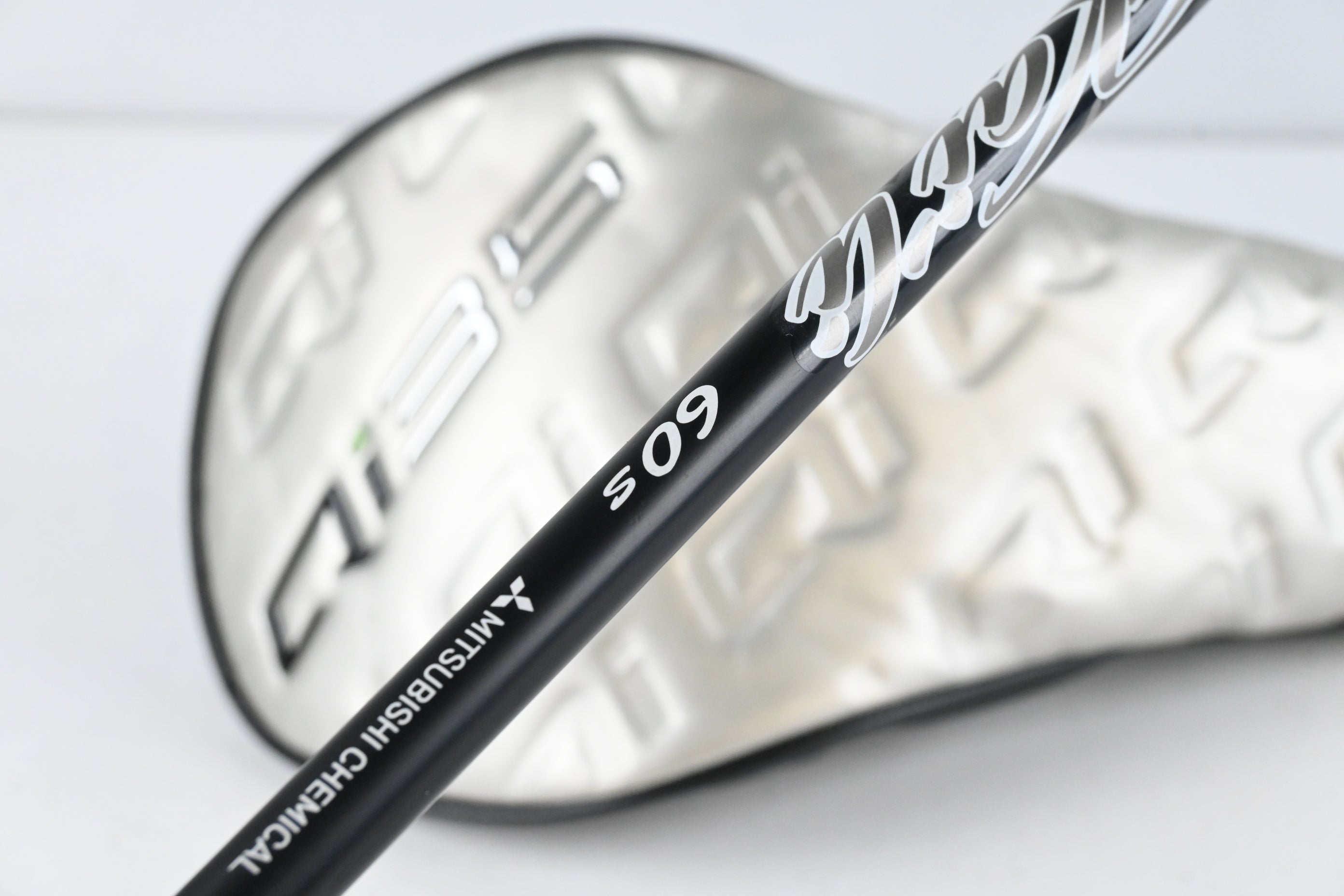 Taylormade Qi35 LS Driver / 10.5 Degree / Stiff Flex Kai'li Dark Waves White 60