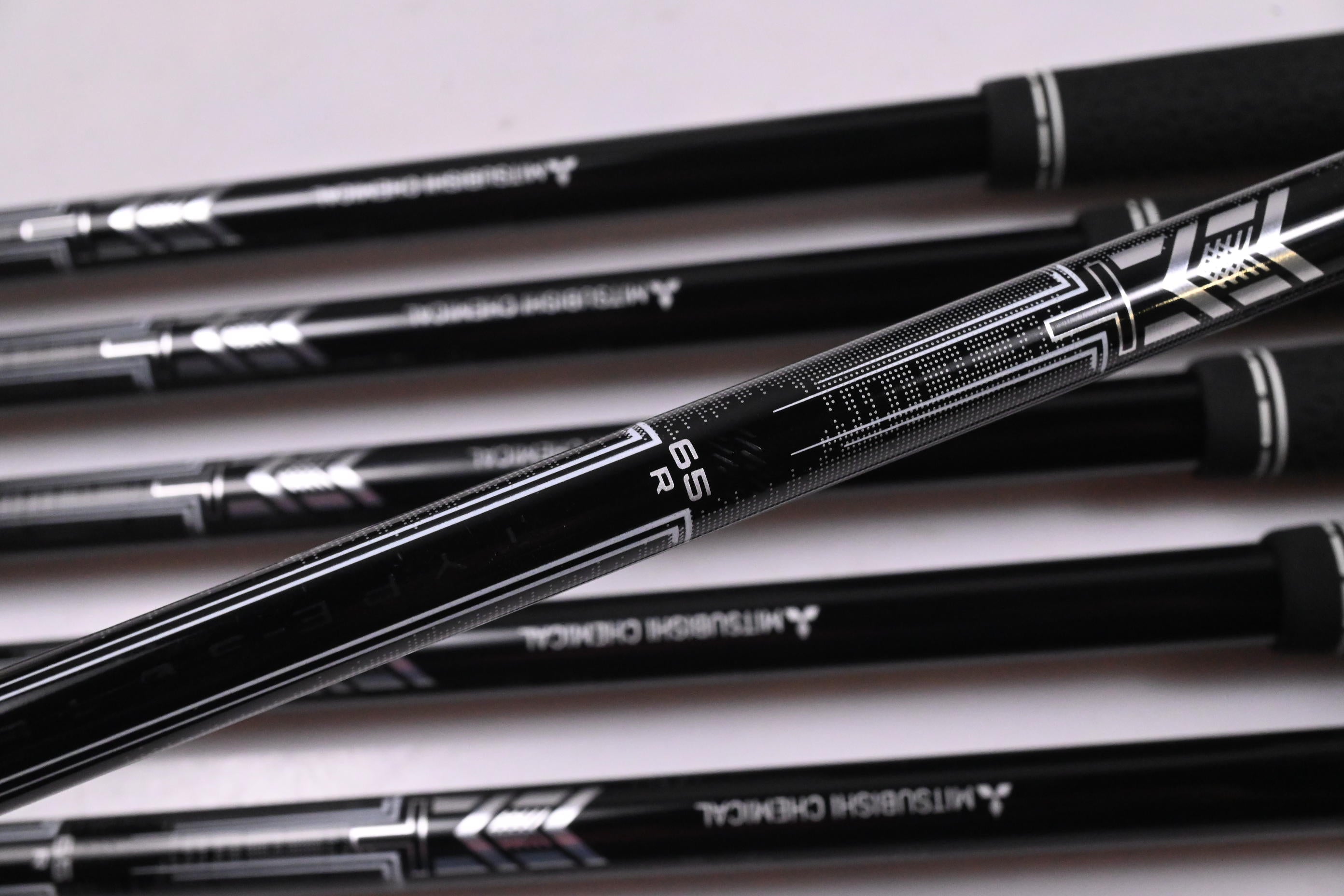 Mizuno JPX 925 Hot Metal Irons / 5-PW / Regular Flex MMT 65 Shafts