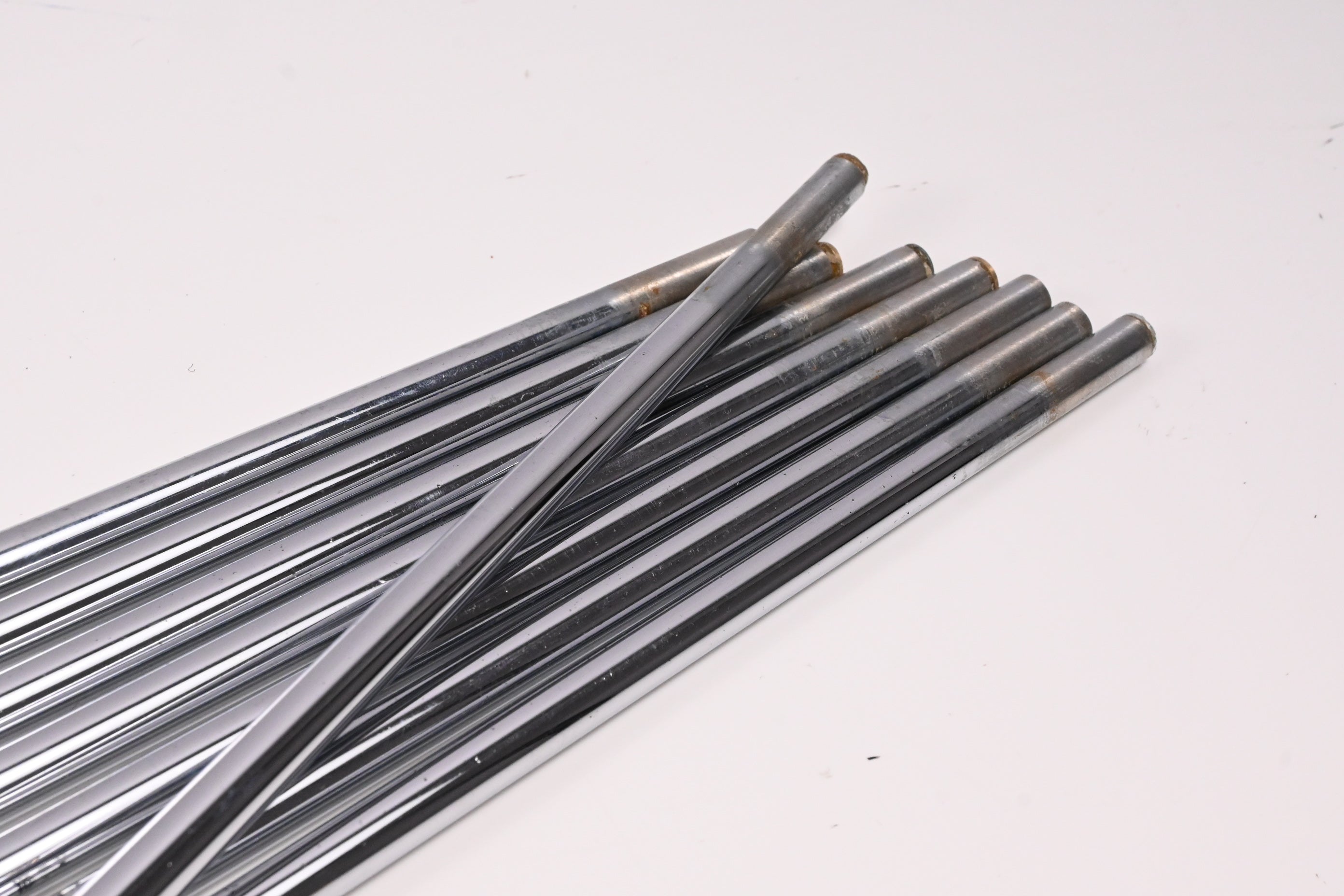 Dynamic Gold S200 Shafts / Stiff Flex / Set of 8 / .355" Tip