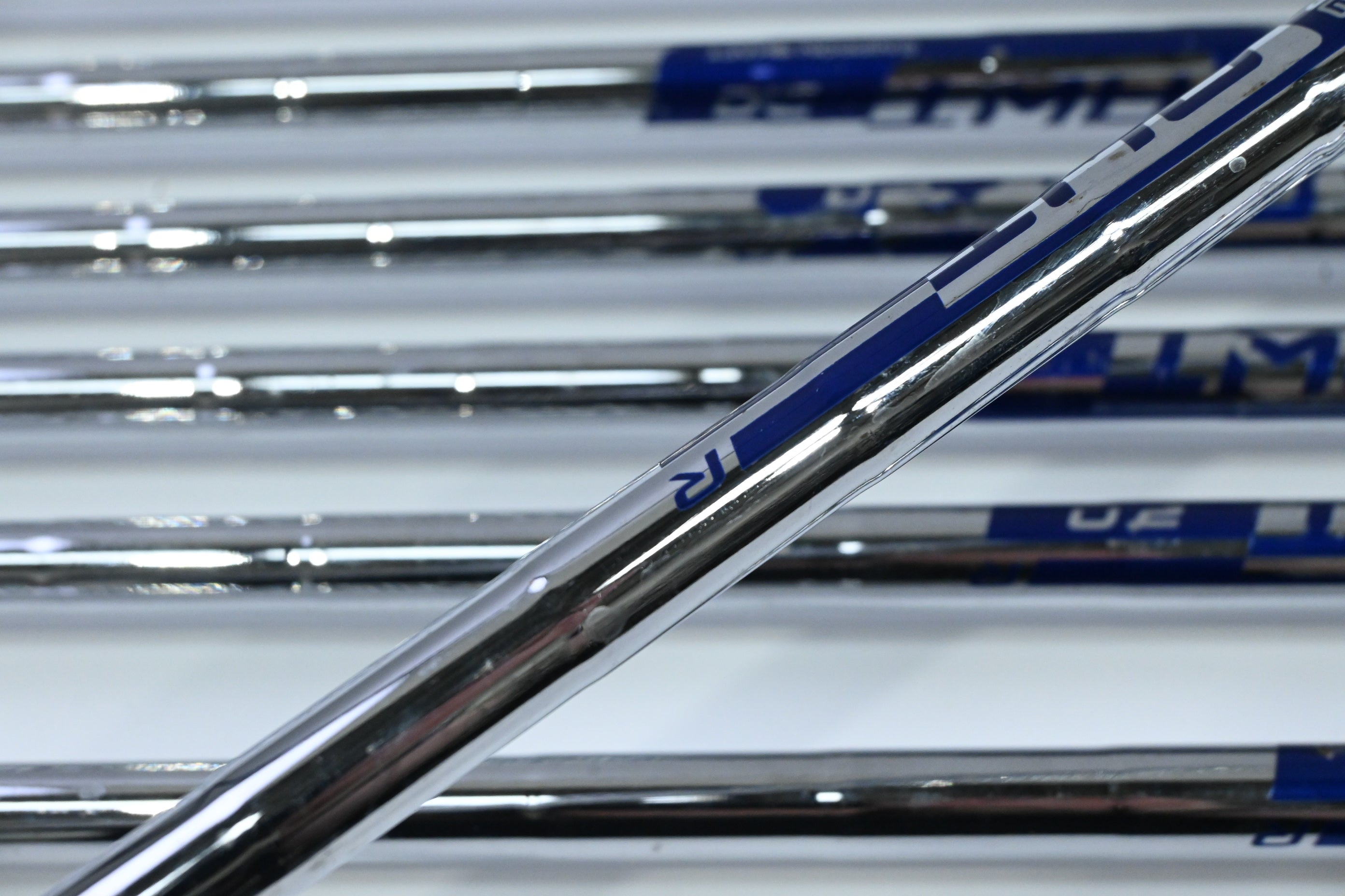 Ping G700 Irons / 5-PW+GW / Black Dot / Regular Flex Ping AMT 2.0