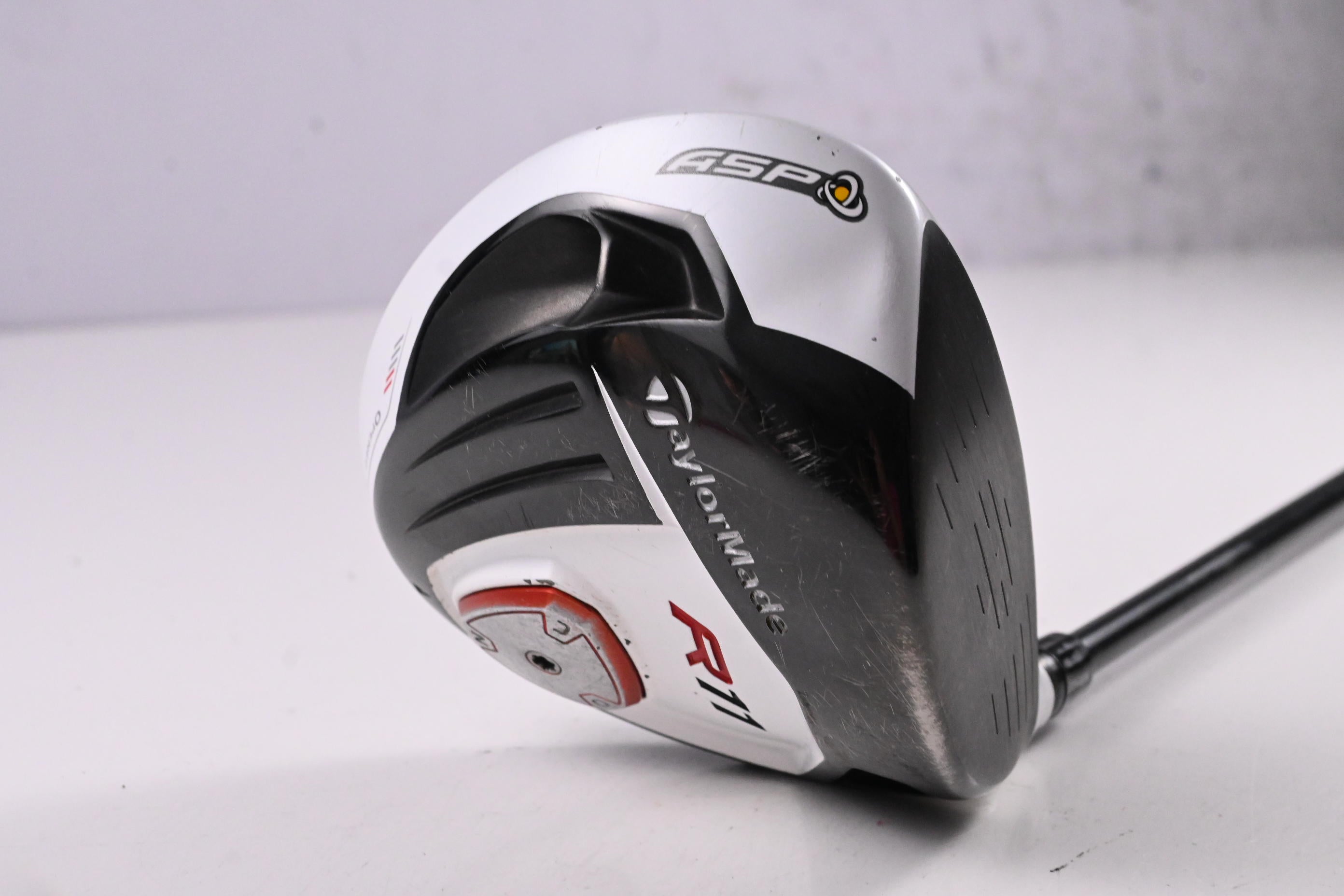 Taylormade R11 Driver / 9 Degree / Regular Flex Fujikura Blur 60 Shaft
