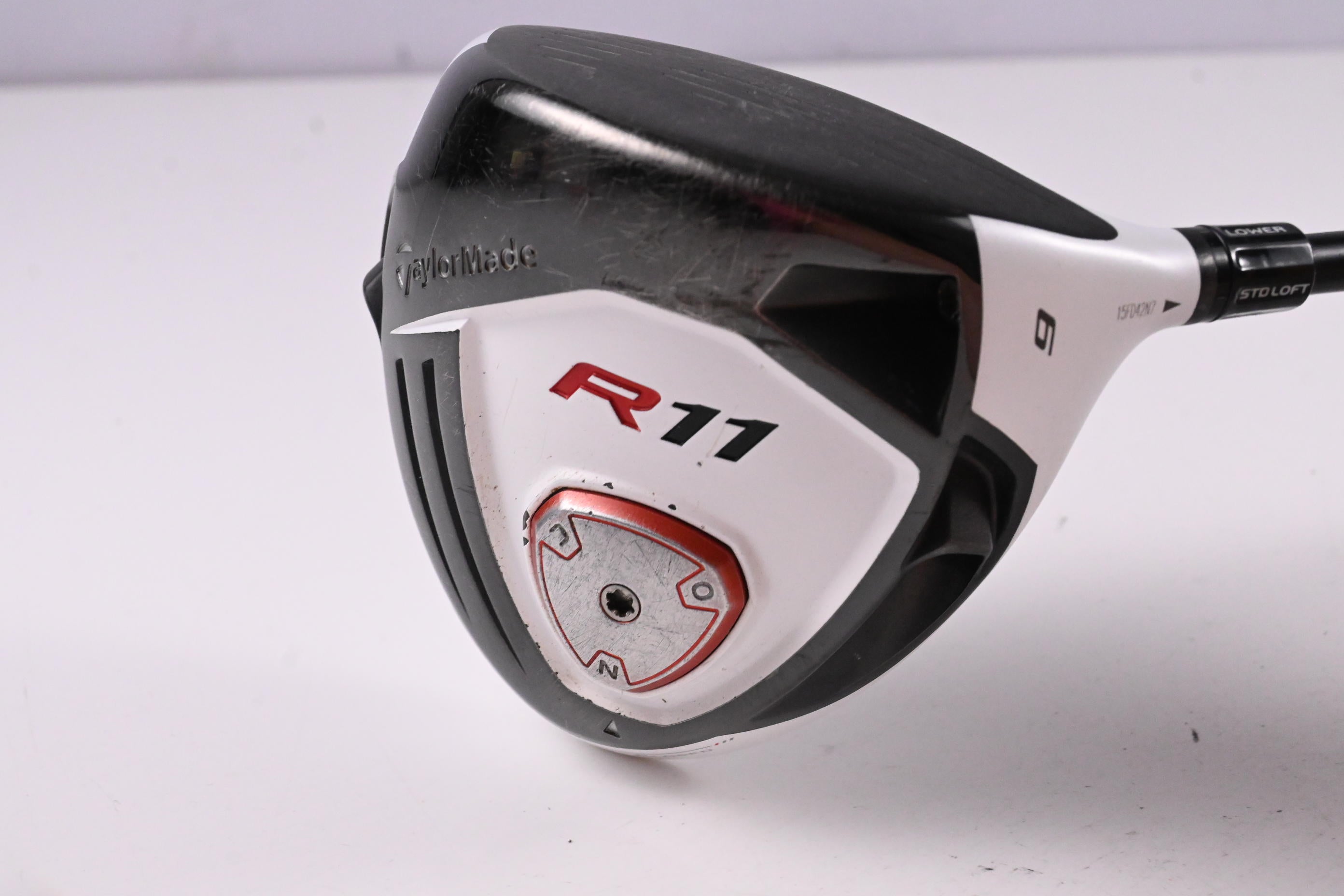 Taylormade R11 Driver / 9 Degree / Regular Flex Fujikura Blur 60 Shaft