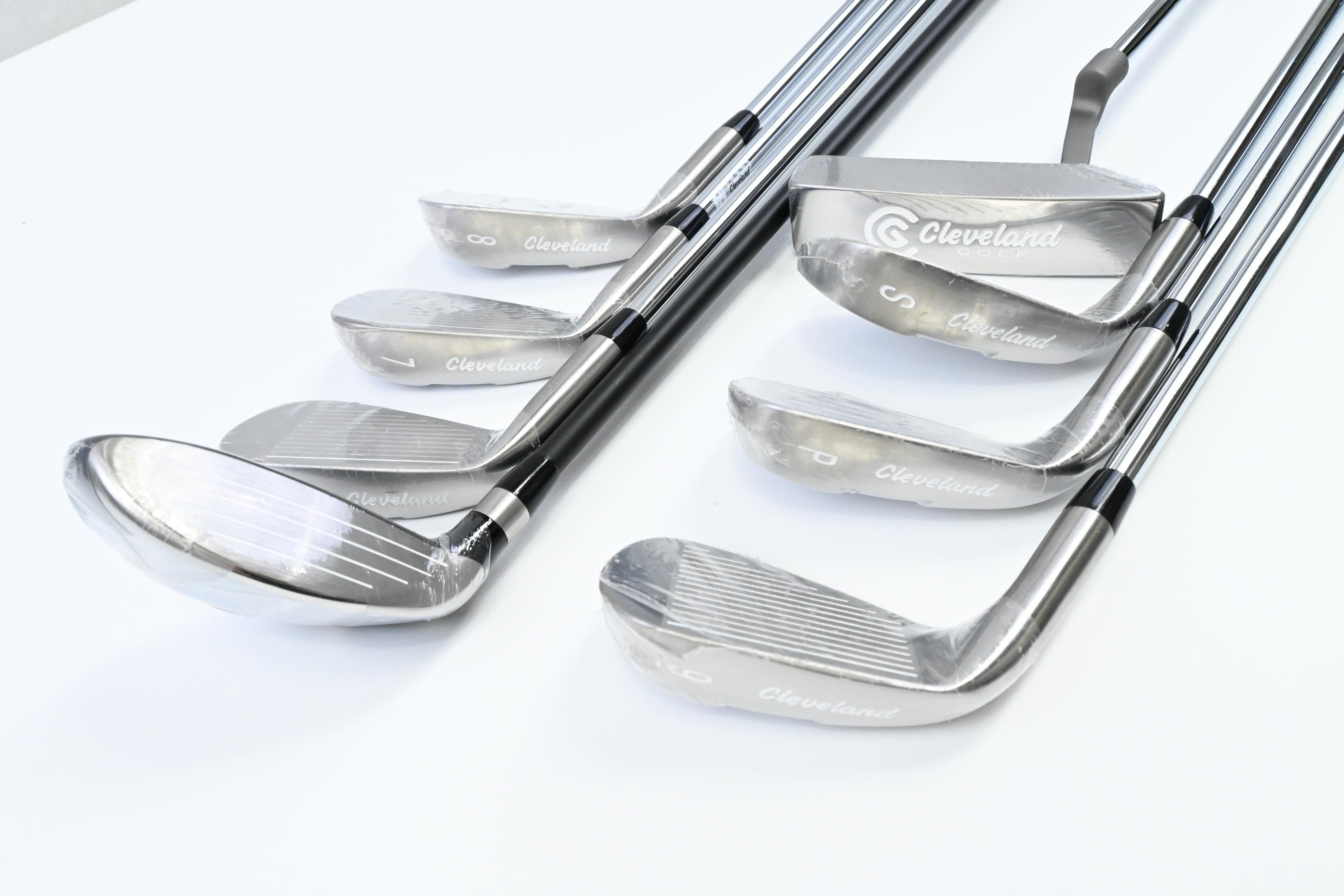 Cleveland Package Set / Hybrid, Irons, Putter, Bag