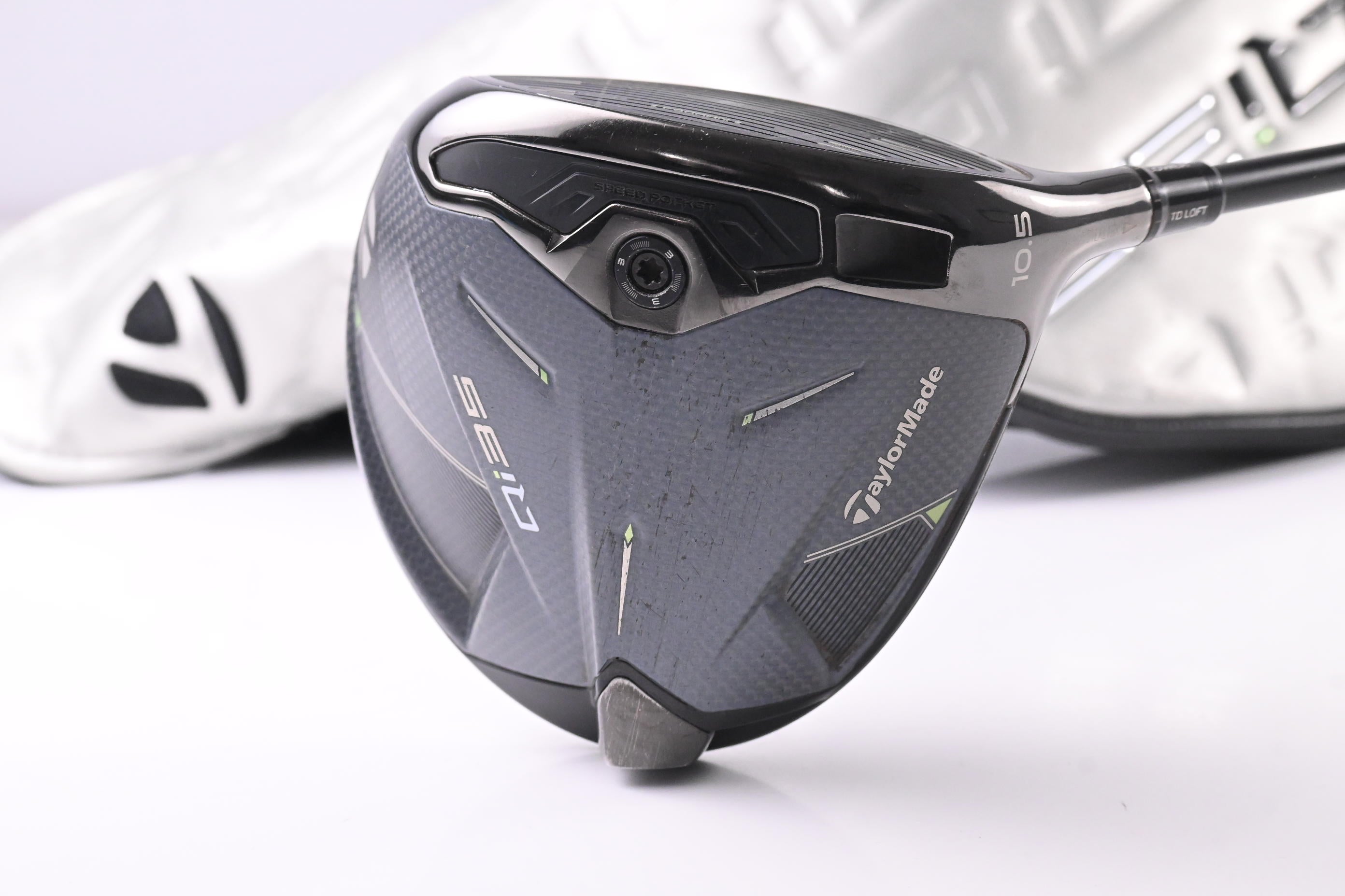 Taylormade Qi35 Driver / 10.5 Degree / Regular Flex Fujikura Ventus Blue '25 5