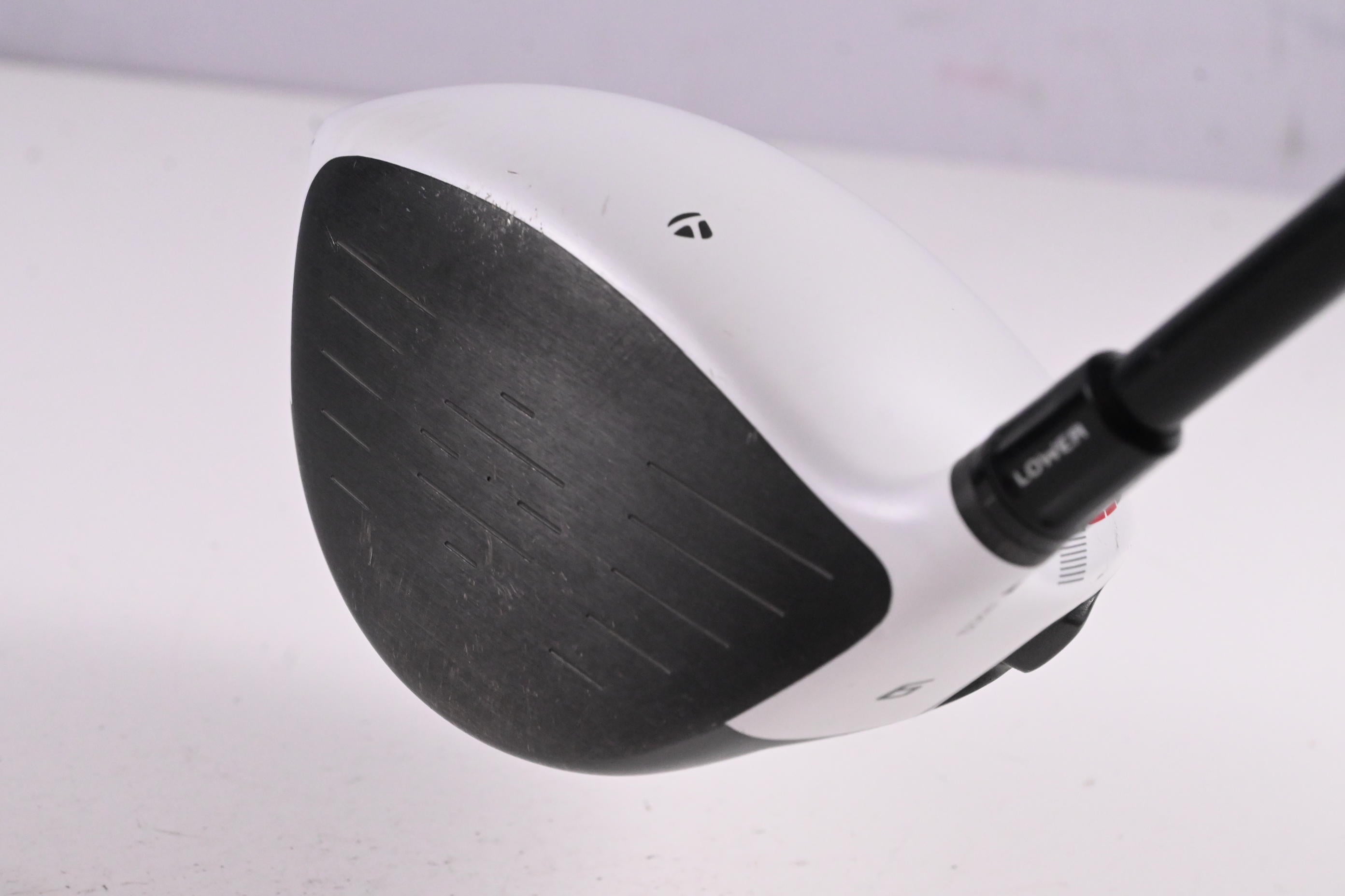 Taylormade R11 Driver / 9 Degree / Regular Flex Fujikura Blur 60 Shaft