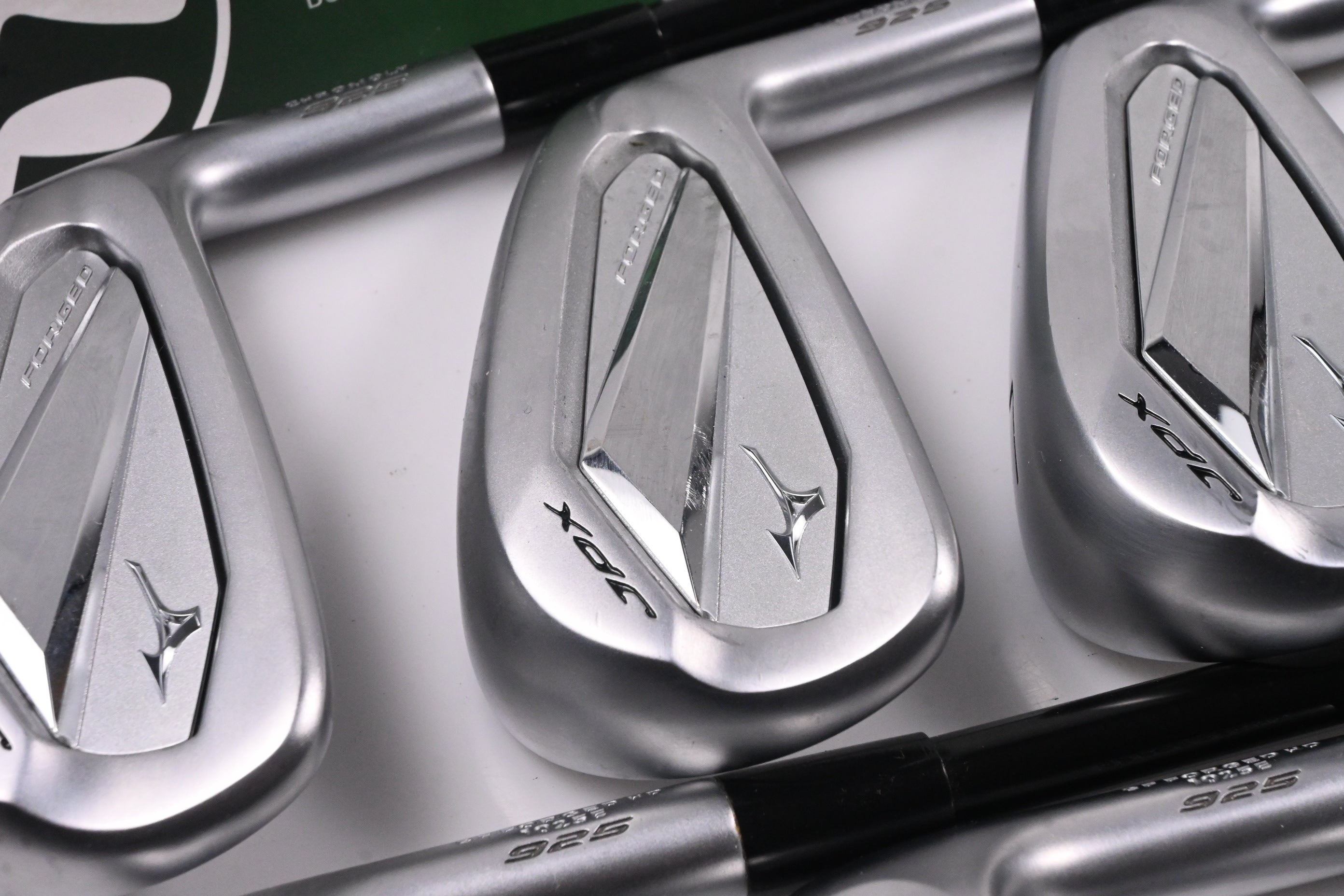 Mizuno JPX 925 Forged Irons / 5-PW / Regular Flex MMT 85 Shafts
