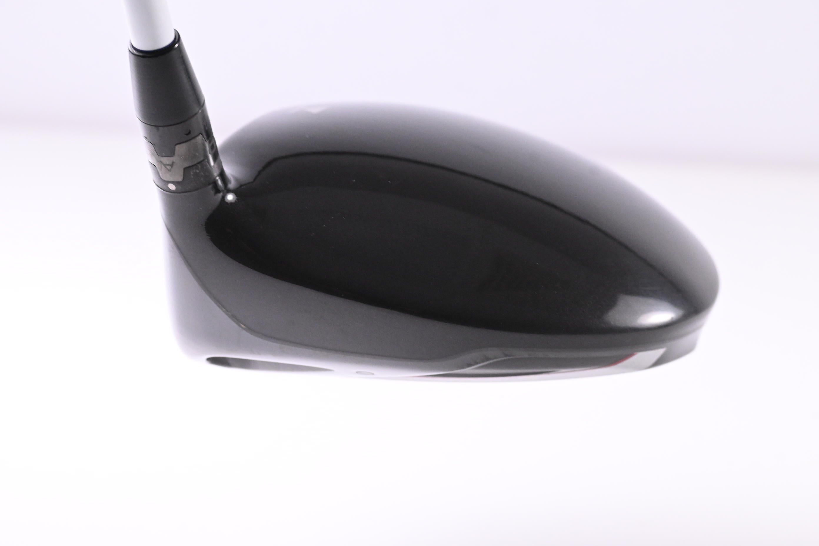Titleist 913 D2 Driver / 9.5 Degree / Regular Flex Diamana Blue S+ 62 Shaft