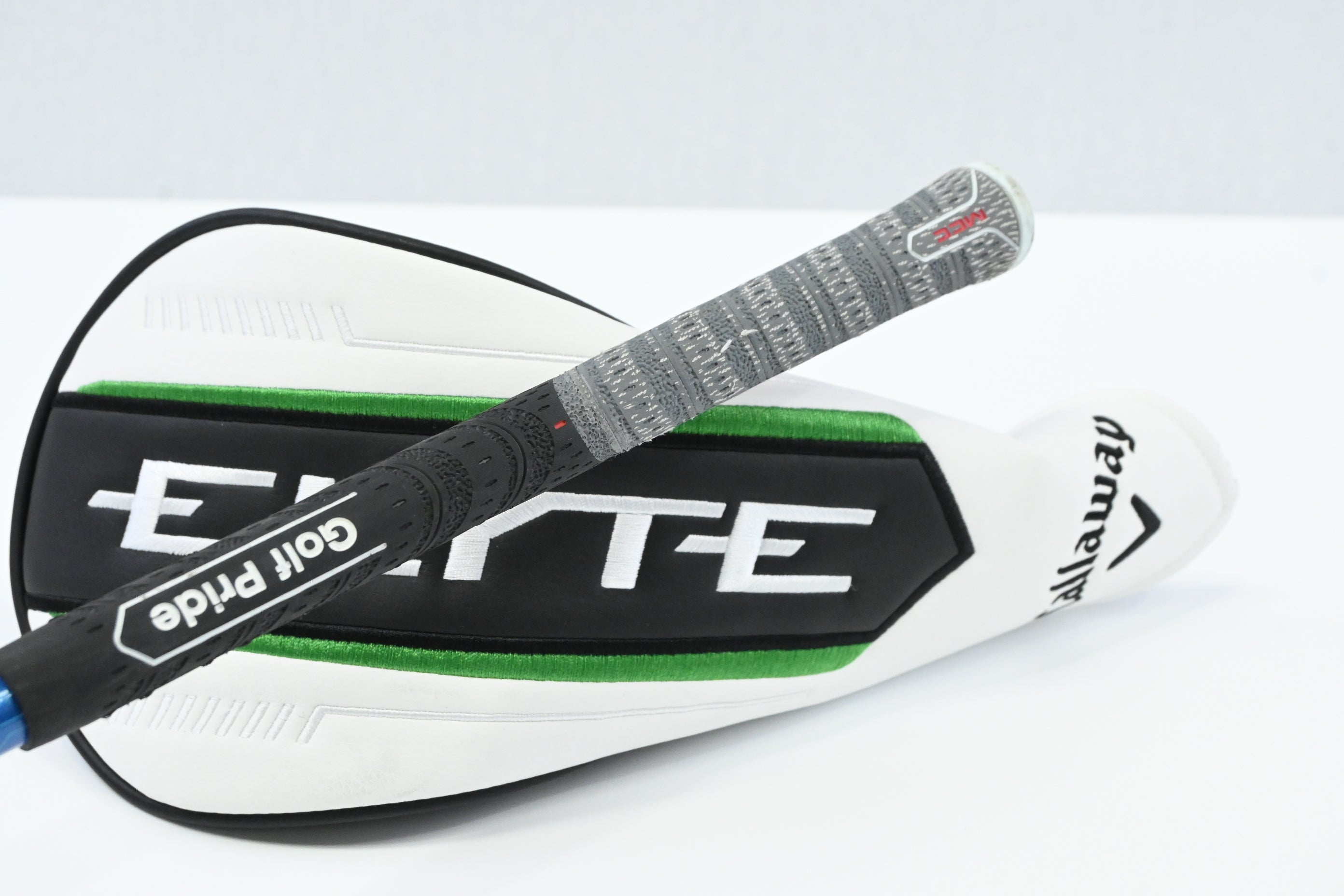Tour Issue Callaway Elyte X Driver / 10.5 Degree / Regular Flex Accra GX Blue