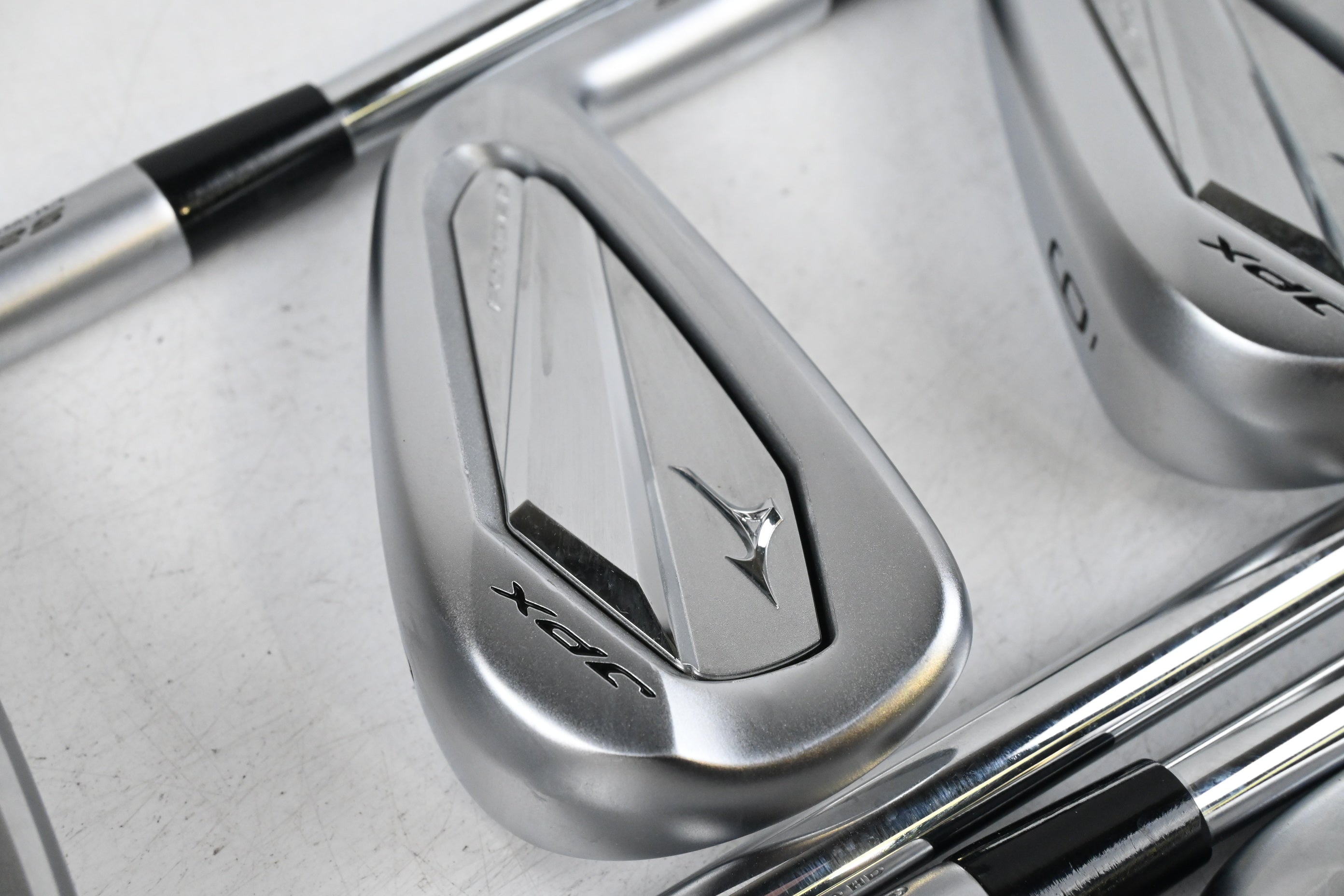 Mizuno JPX 925 Forged Irons / 4-PW / Stiff Flex Dynamic Gold S300 Shafts