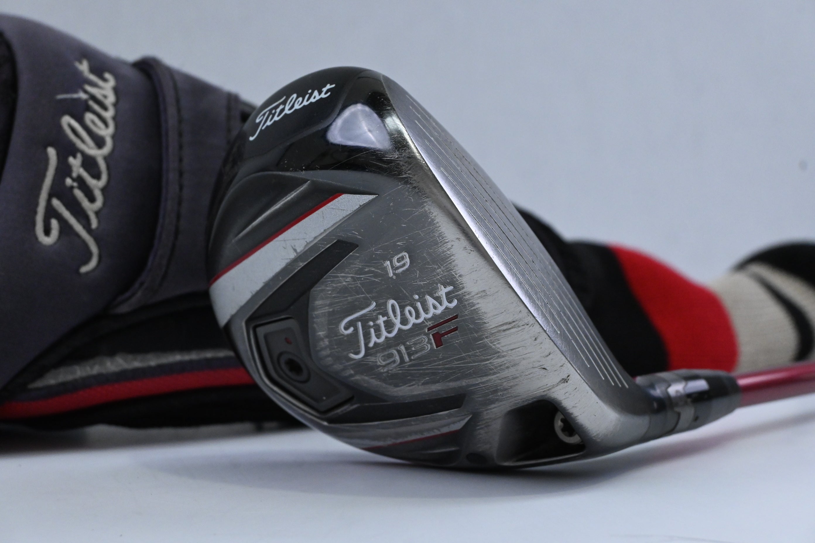 Titleist 913 F #5 Wood / 19 Degree / Regular Flex Graphite Design 60 Shaft