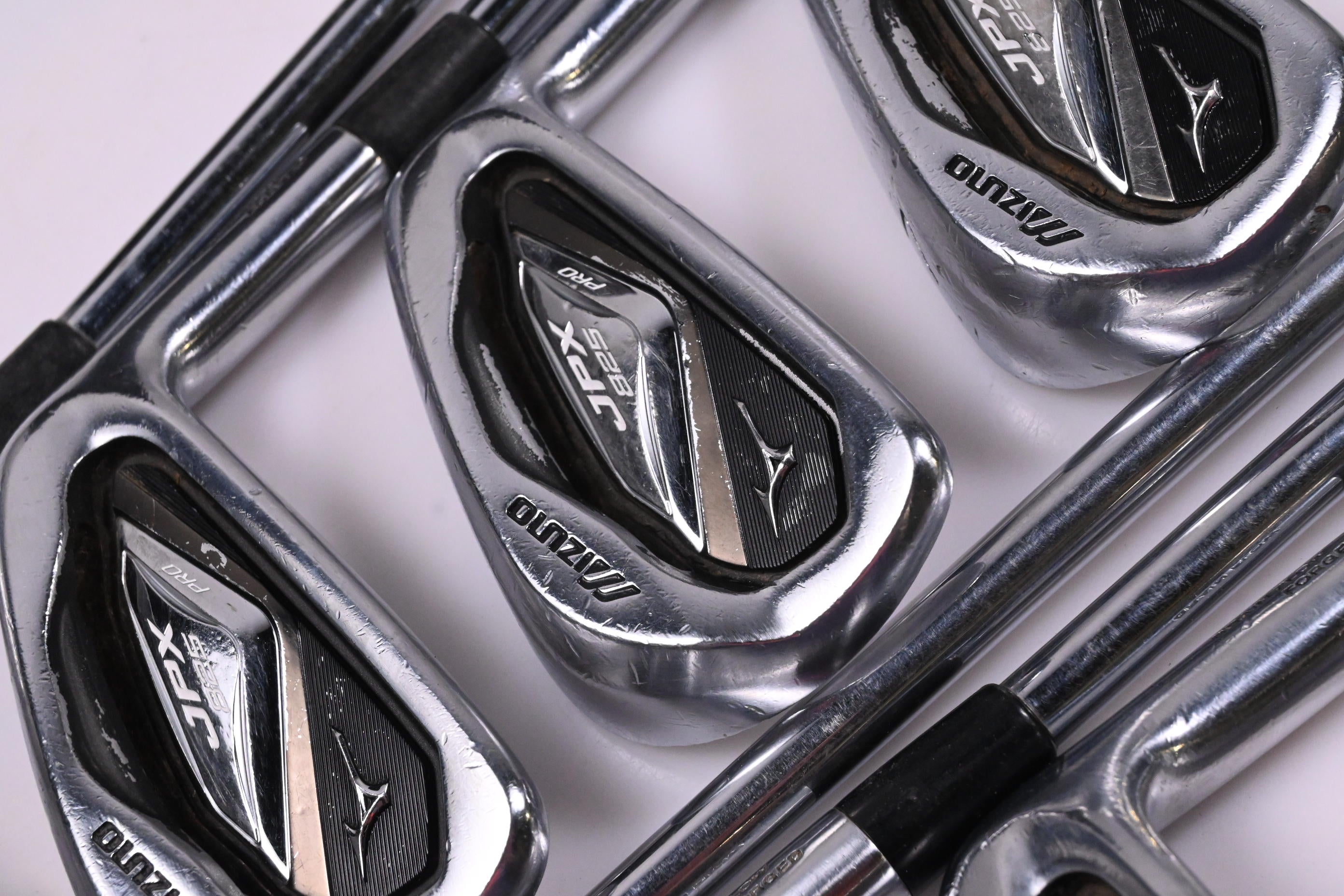 Mizuno JPX 825 Pro Irons / 4-PW+GW / Regular Flex Project X Shafts