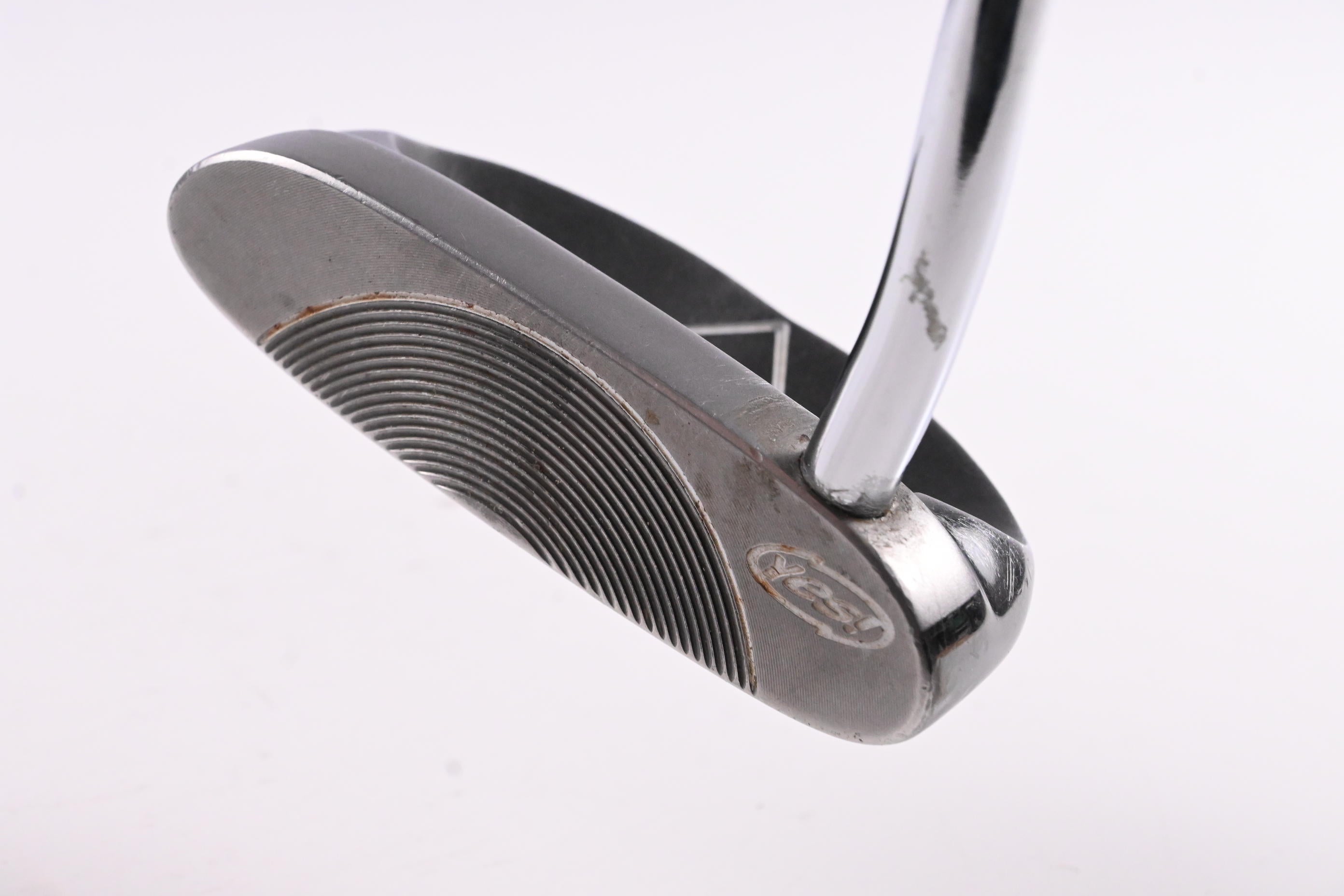 Yes! C-Groove Victoria Putter / 33 Inch