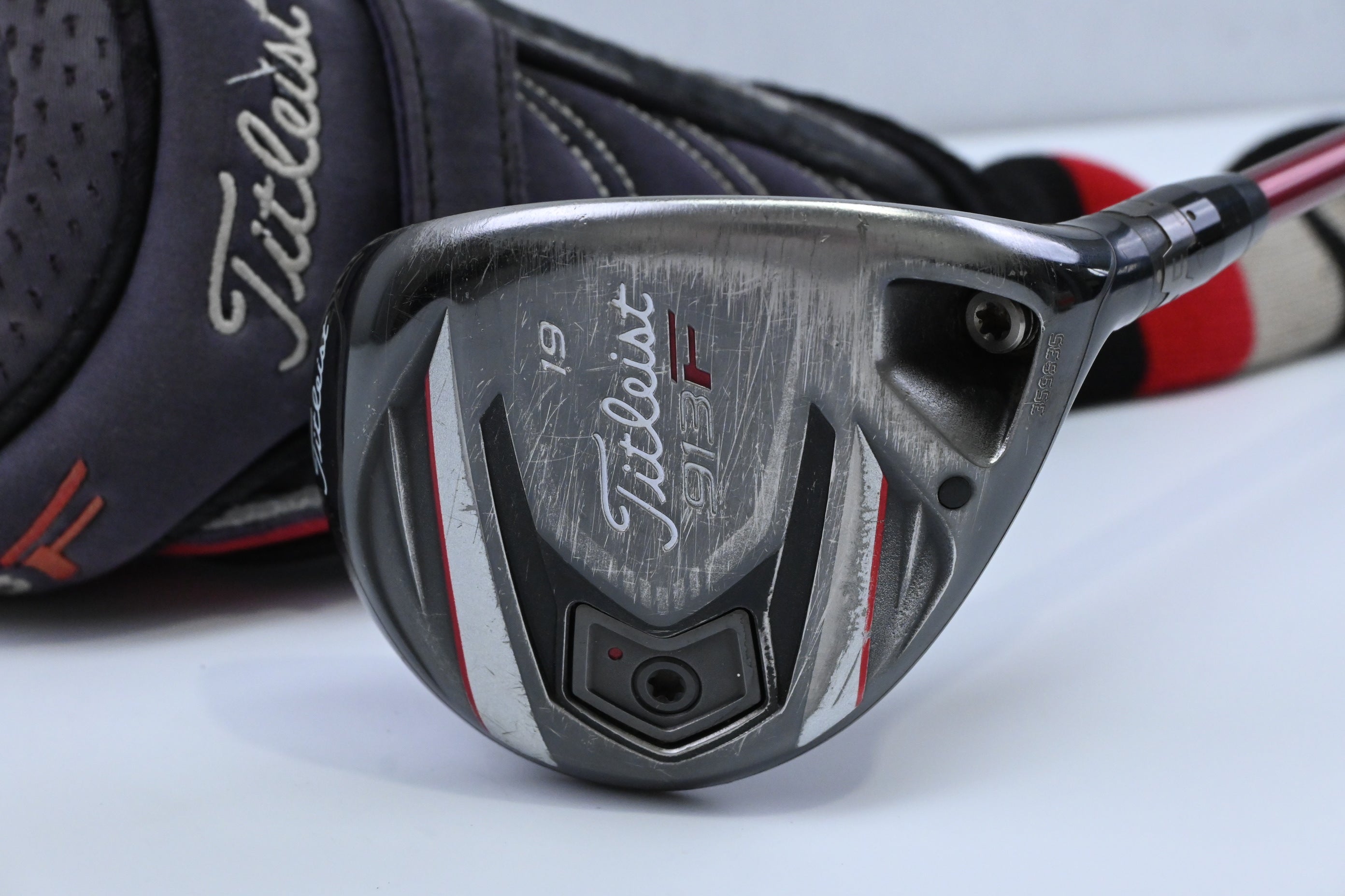 Titleist 913 F #5 Wood / 19 Degree / Regular Flex Graphite Design 60 Shaft