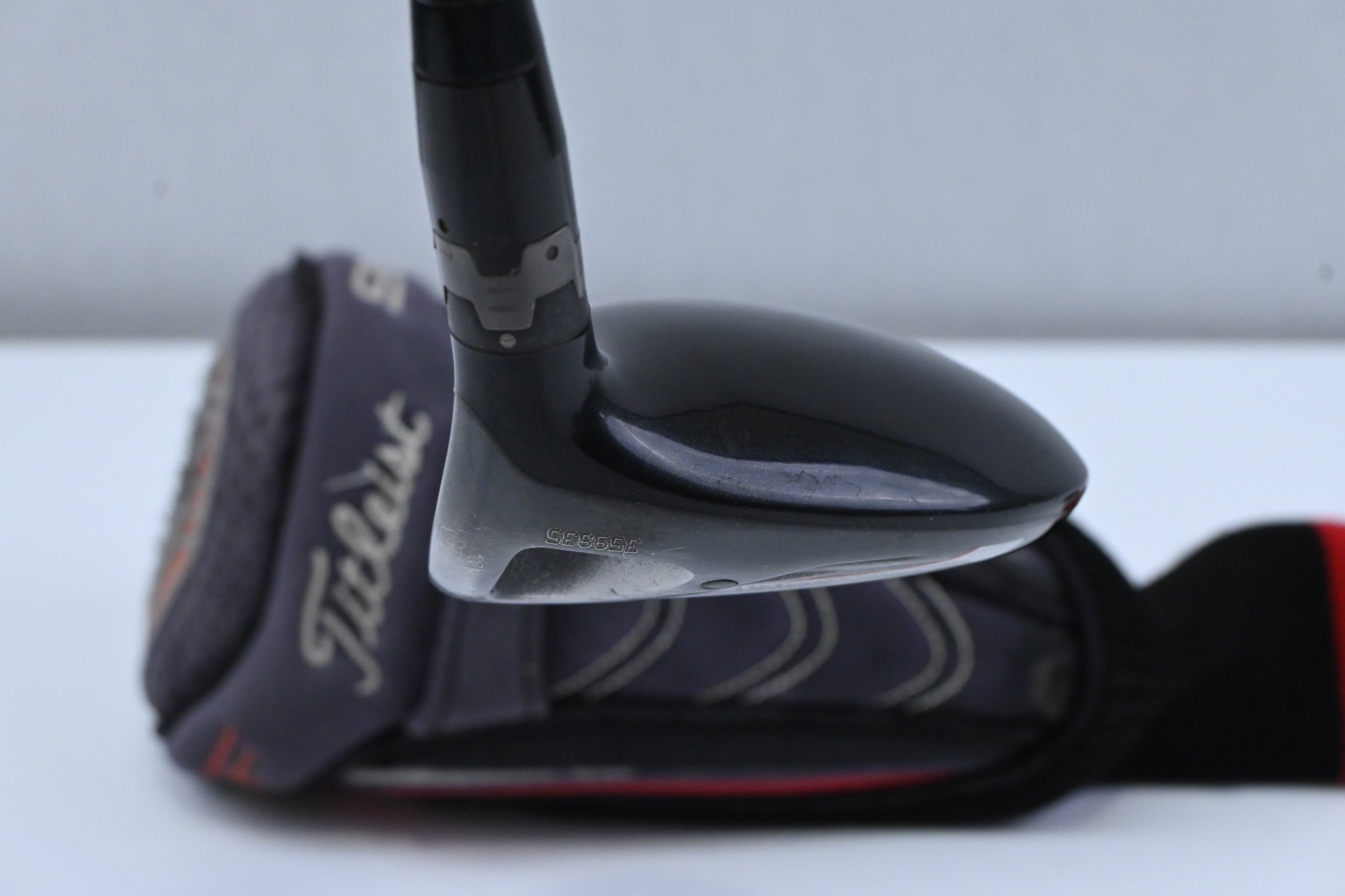 Titleist 913 F #5 Wood / 19 Degree / Regular Flex Graphite Design 60 Shaft