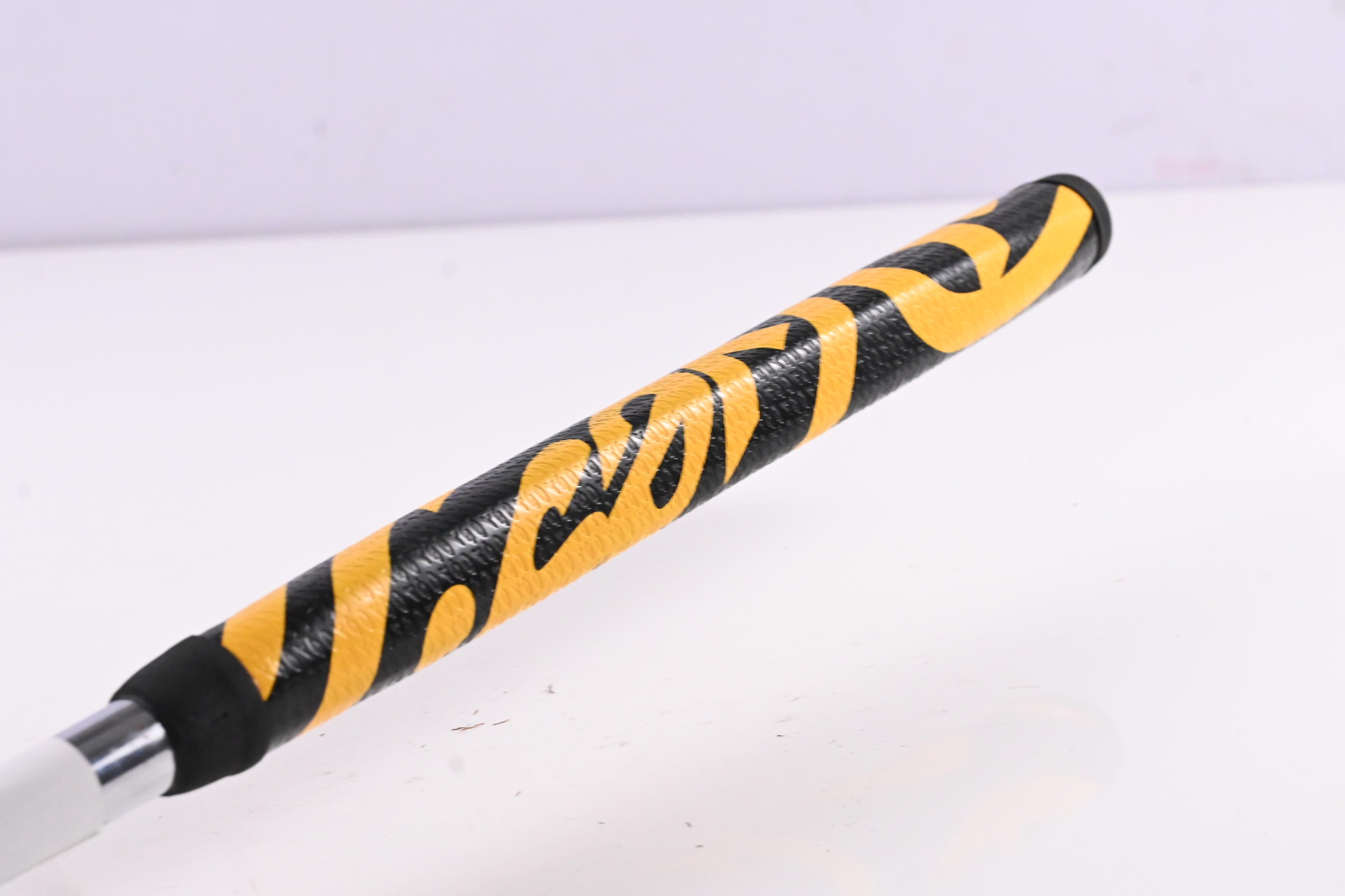 Yes! C-Groove Victoria Putter / 33 Inch