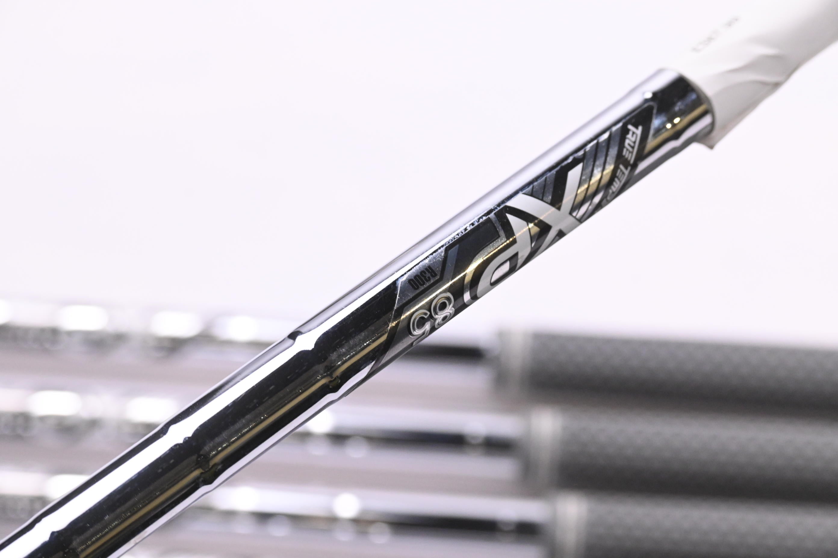 Tour Edge E722 Irons / 5-PW+GW+SW / Regular Flex XP 85 R300 Shafts