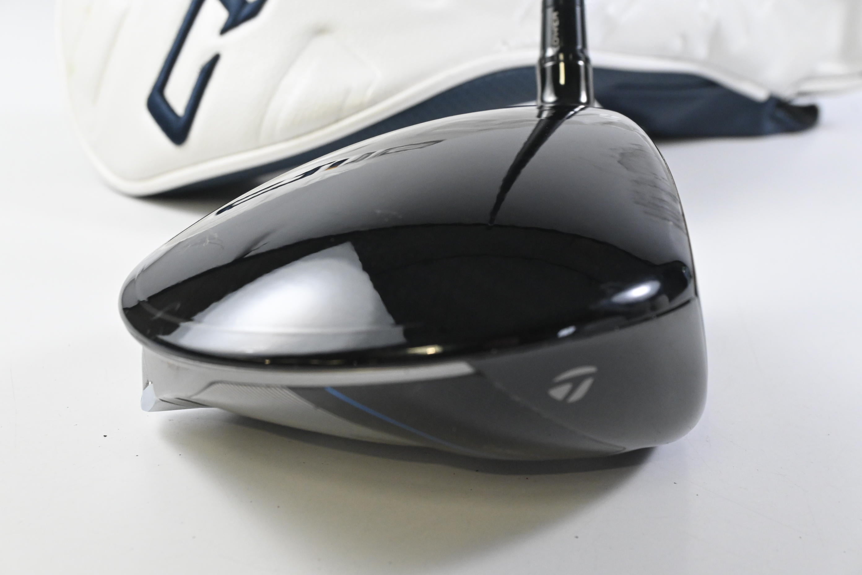 Taylormade Qi10 LS Driver / 9 Degree / Stiff Flex Kai'li White Dark Waves 60