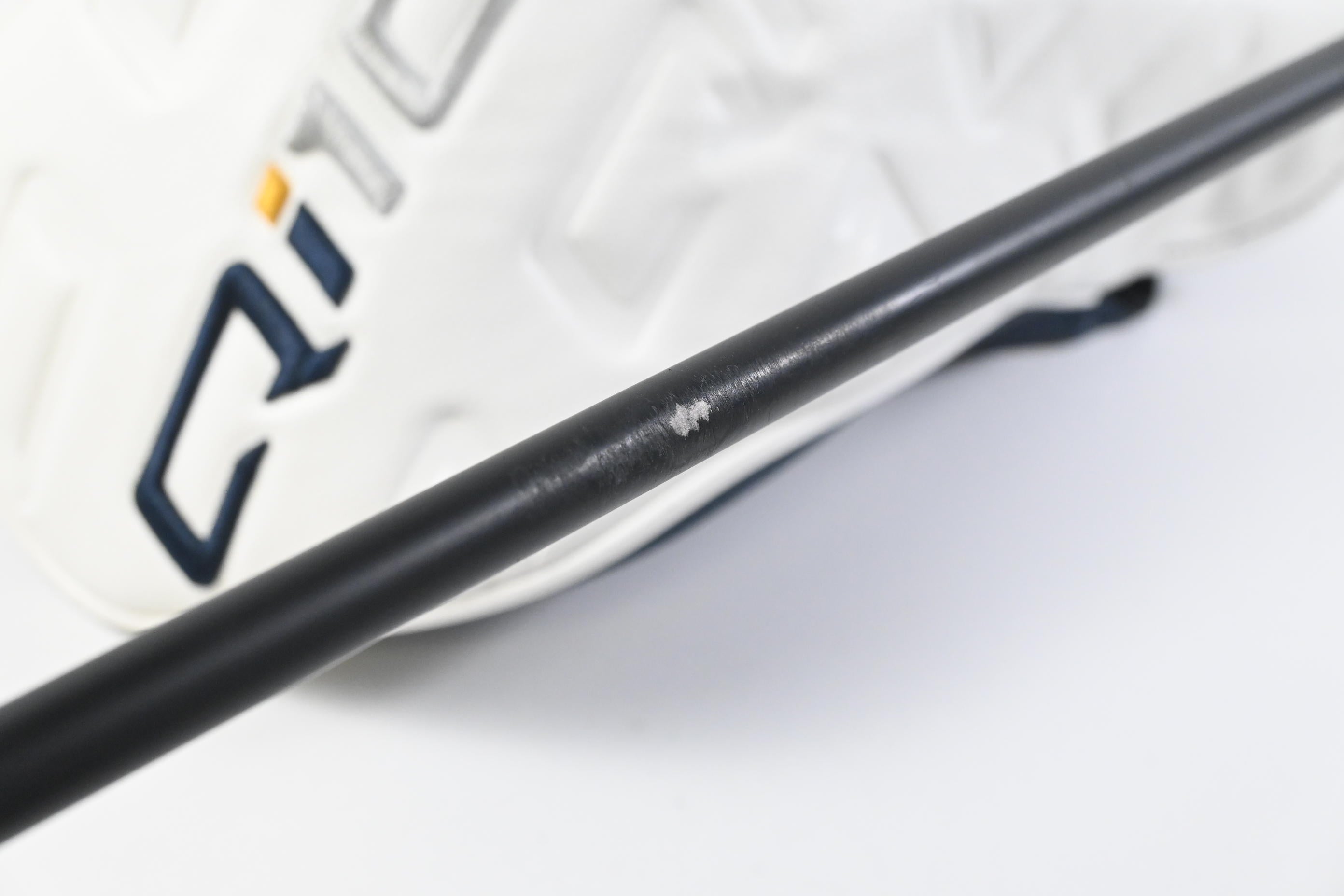 Taylormade Qi10 LS Driver / 9 Degree / Stiff Flex Kai'li White Dark Waves 60