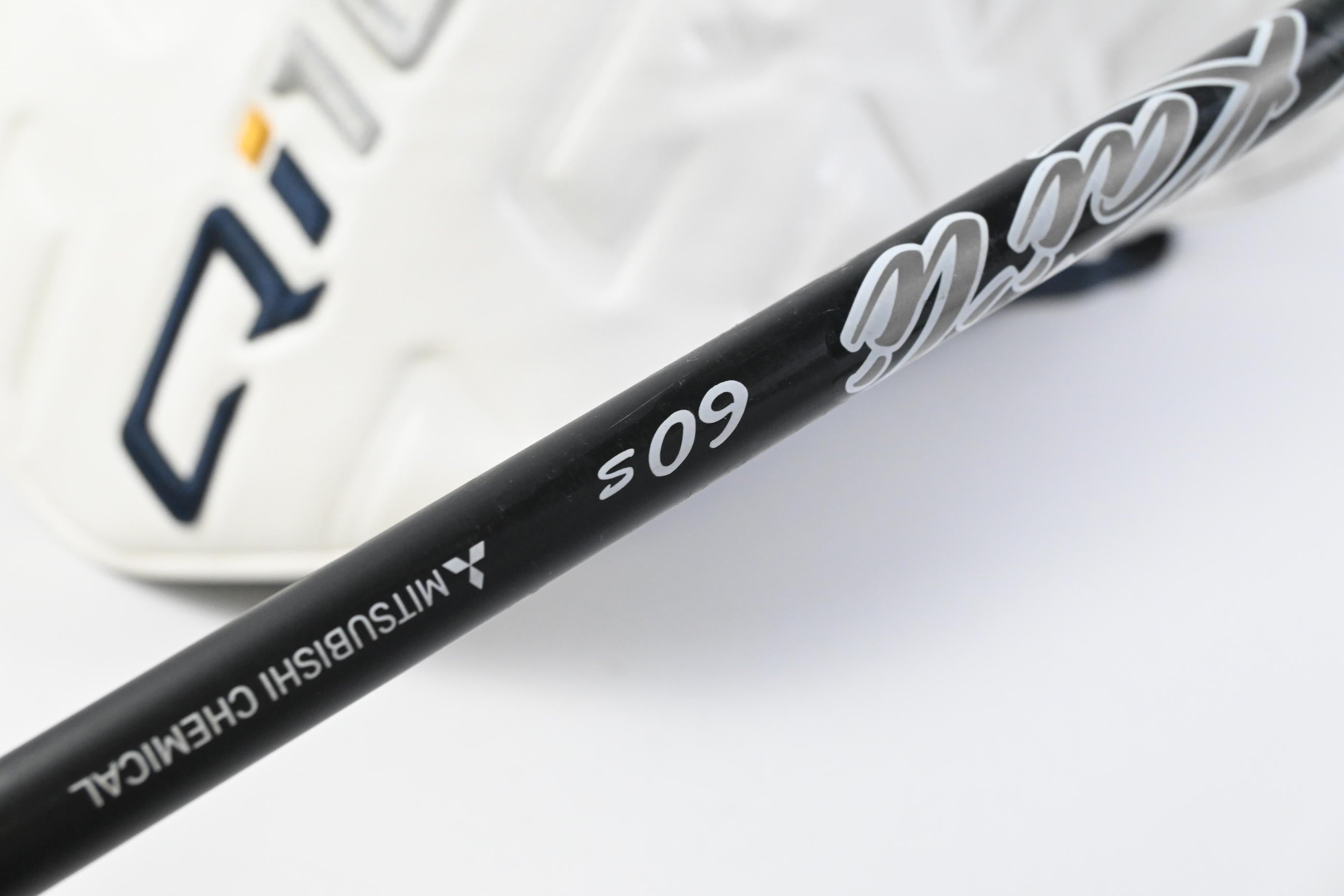 Taylormade Qi10 LS Driver / 9 Degree / Stiff Flex Kai'li White Dark Waves 60