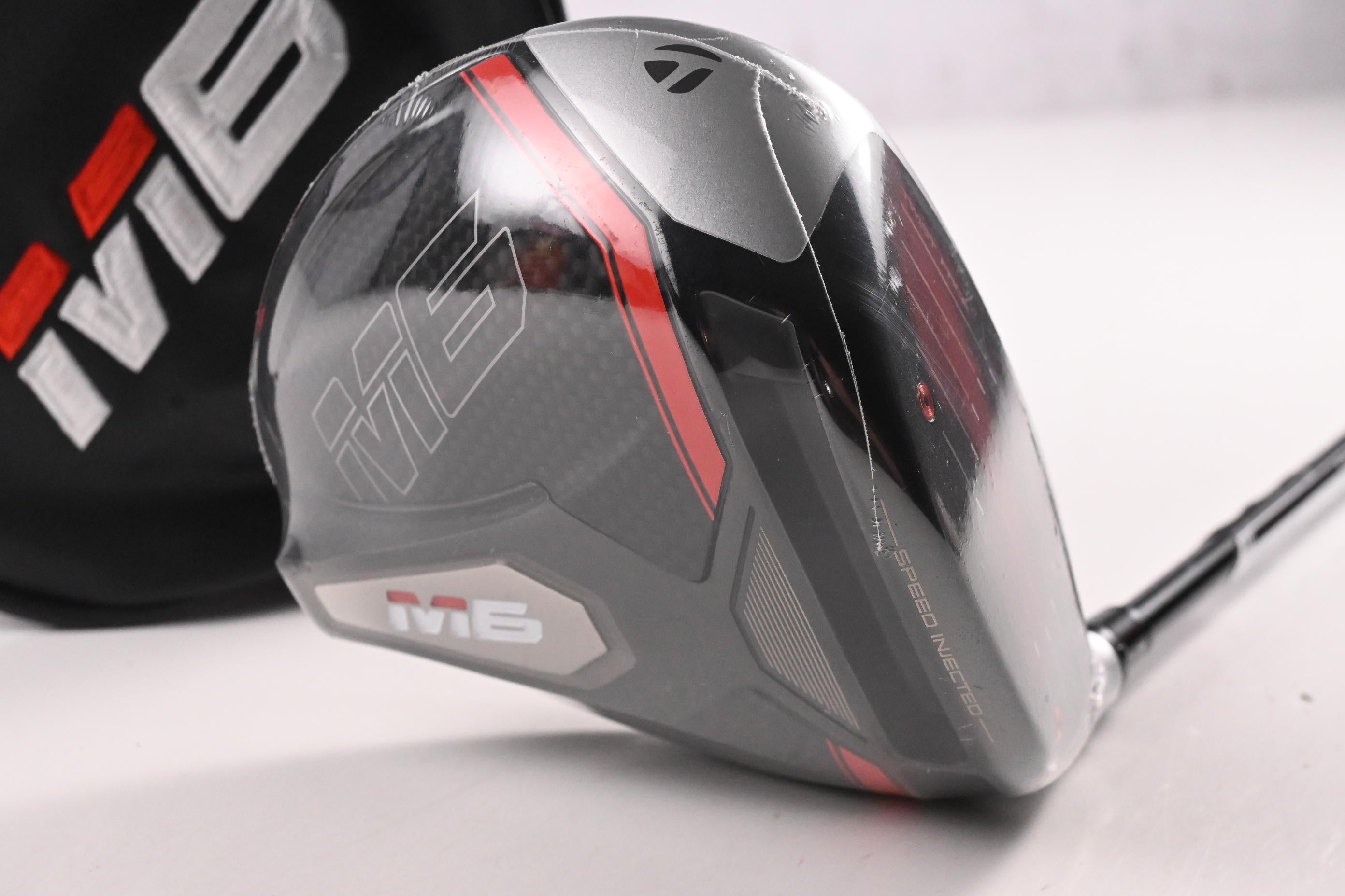 Taylormade M6 Driver / 10.5 Degree / Regular Flex Fujikura Atmos Orange 5 Shaft