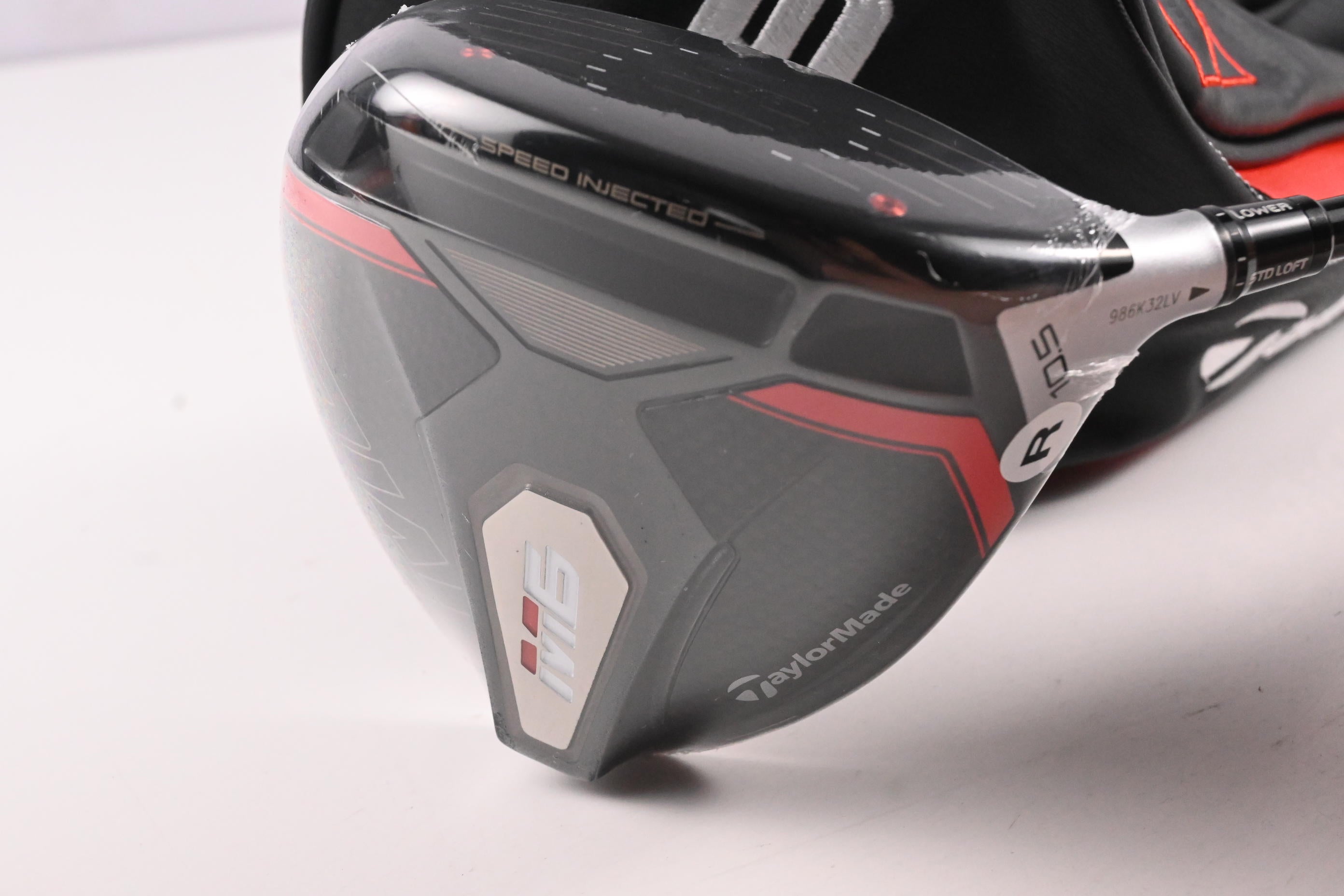 Taylormade M6 Driver / 10.5 Degree / Regular Flex Fujikura Atmos Orange 5 Shaft