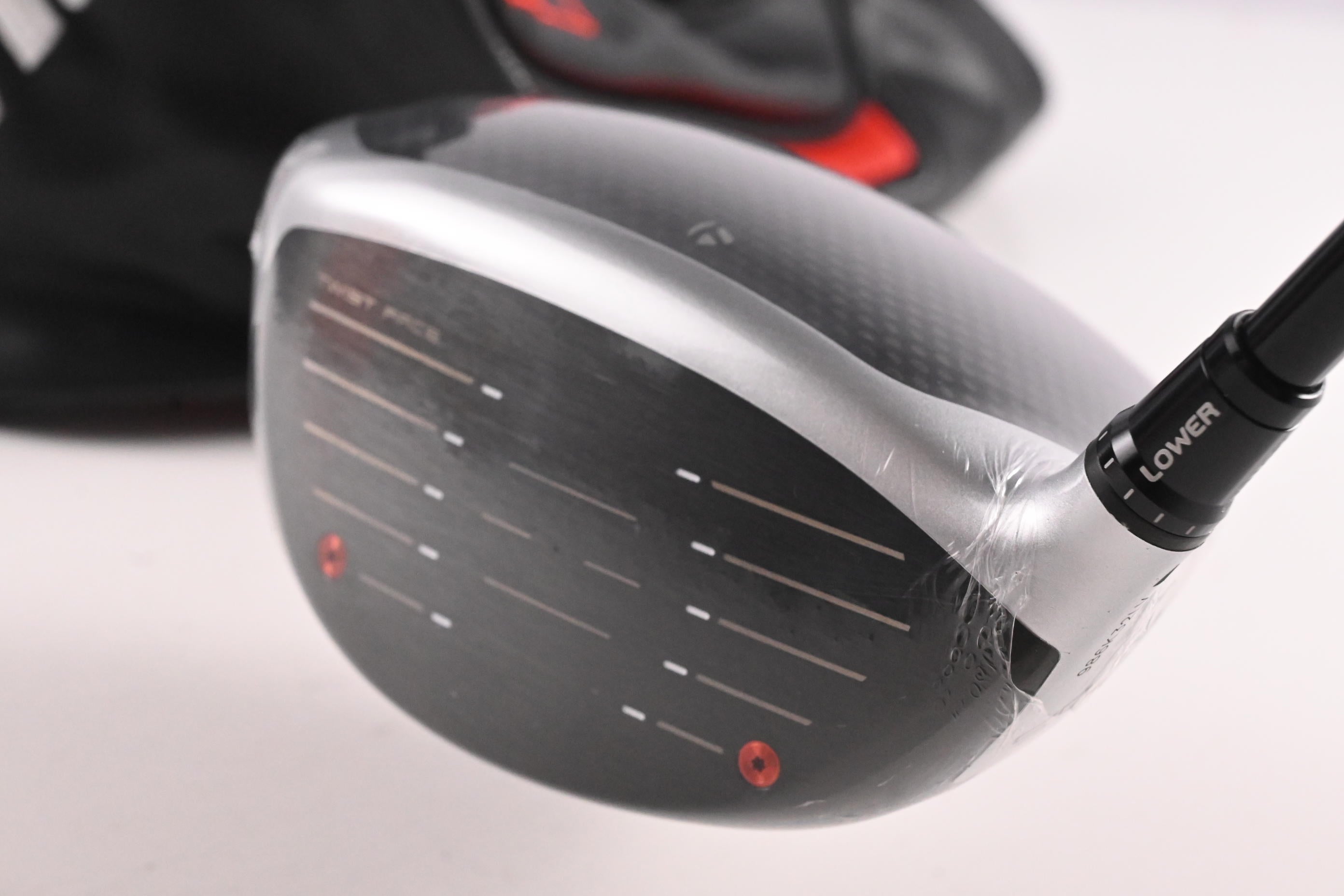 Taylormade M6 Driver / 10.5 Degree / Regular Flex Fujikura Atmos Orange 5 Shaft